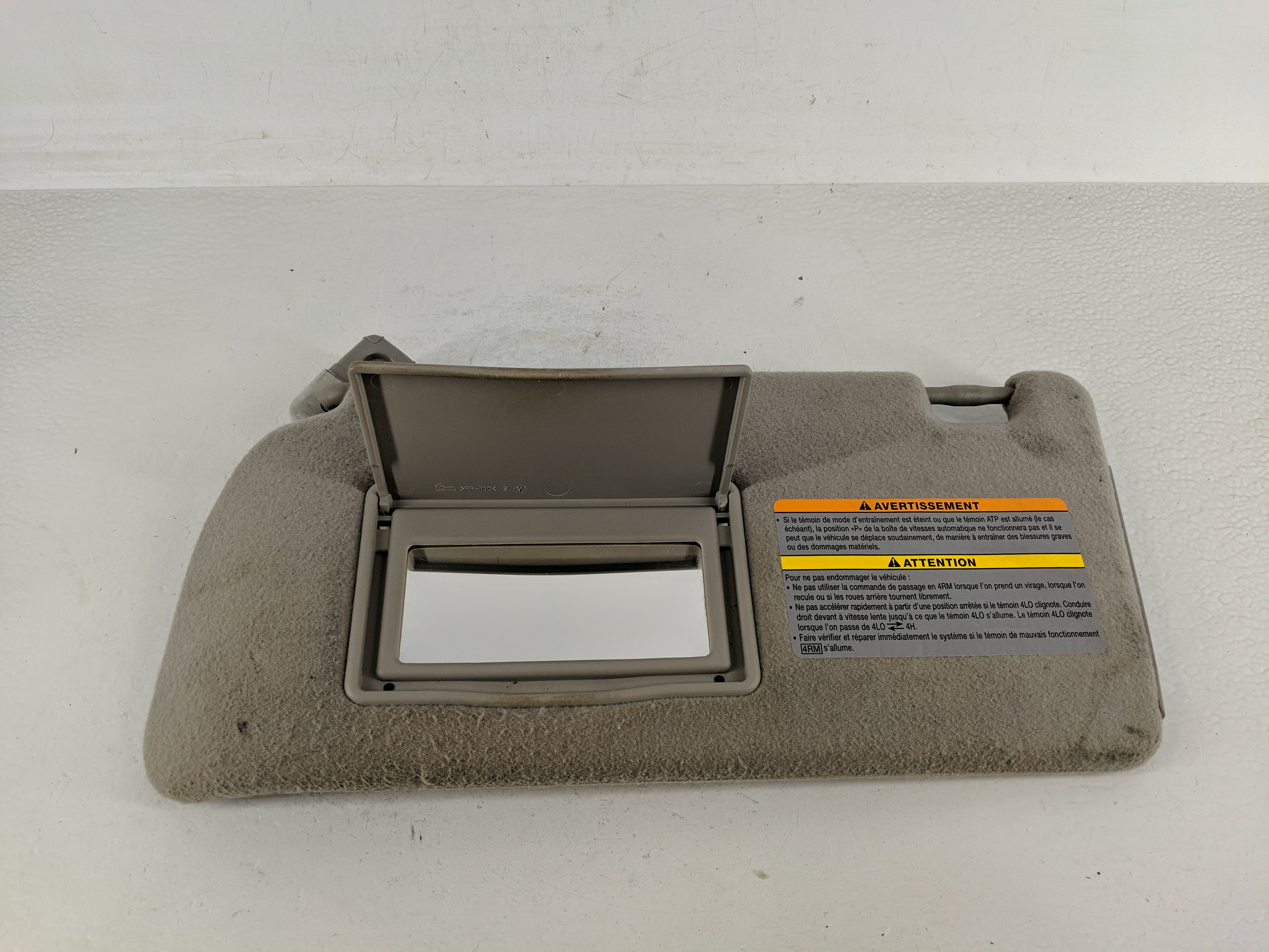 2005-2012 Nissan Xterra Driver Sun Visor Mirror Left Sunvisor Gray 1175297 - Oemusedautoparts1.com