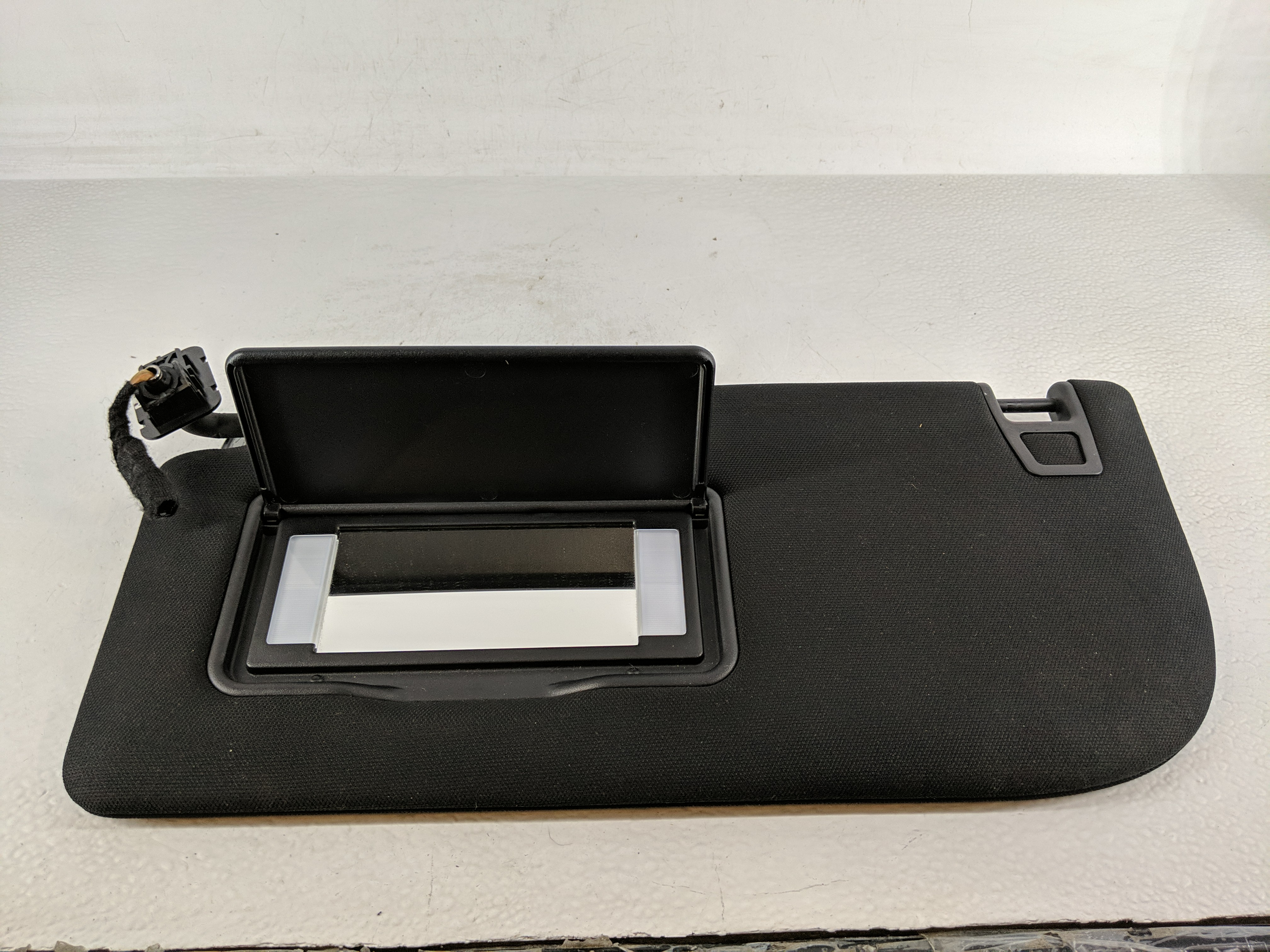 2018-2020 Ford F-150 Driver Sun Visor Mirror Left Sunvisor Black 1175304 - Oemusedautoparts1.com