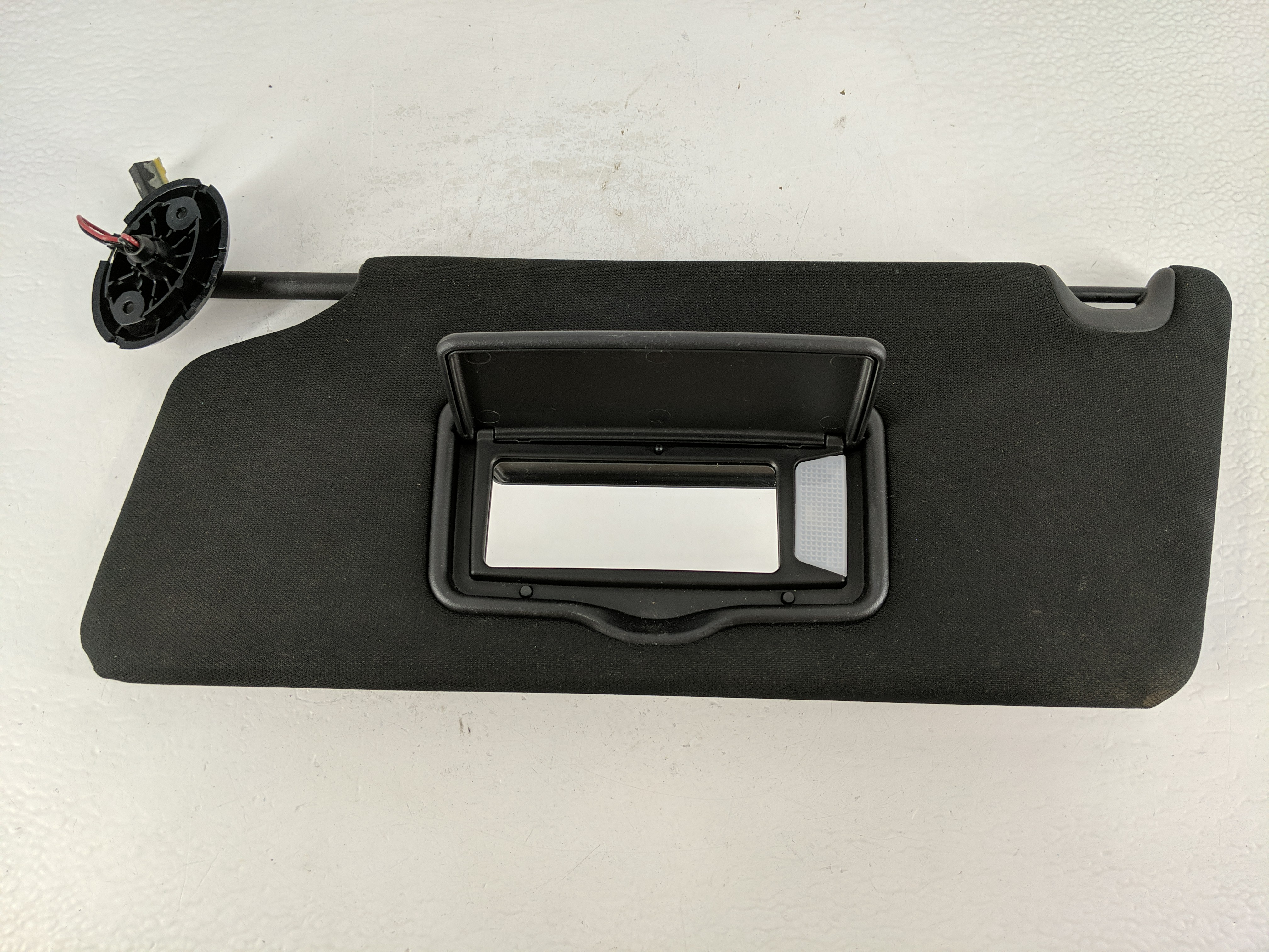 2016 Ford Explorer Driver Sun Visor Mirror Left Sunvisor Black 1175534 - Oemusedautoparts1.com