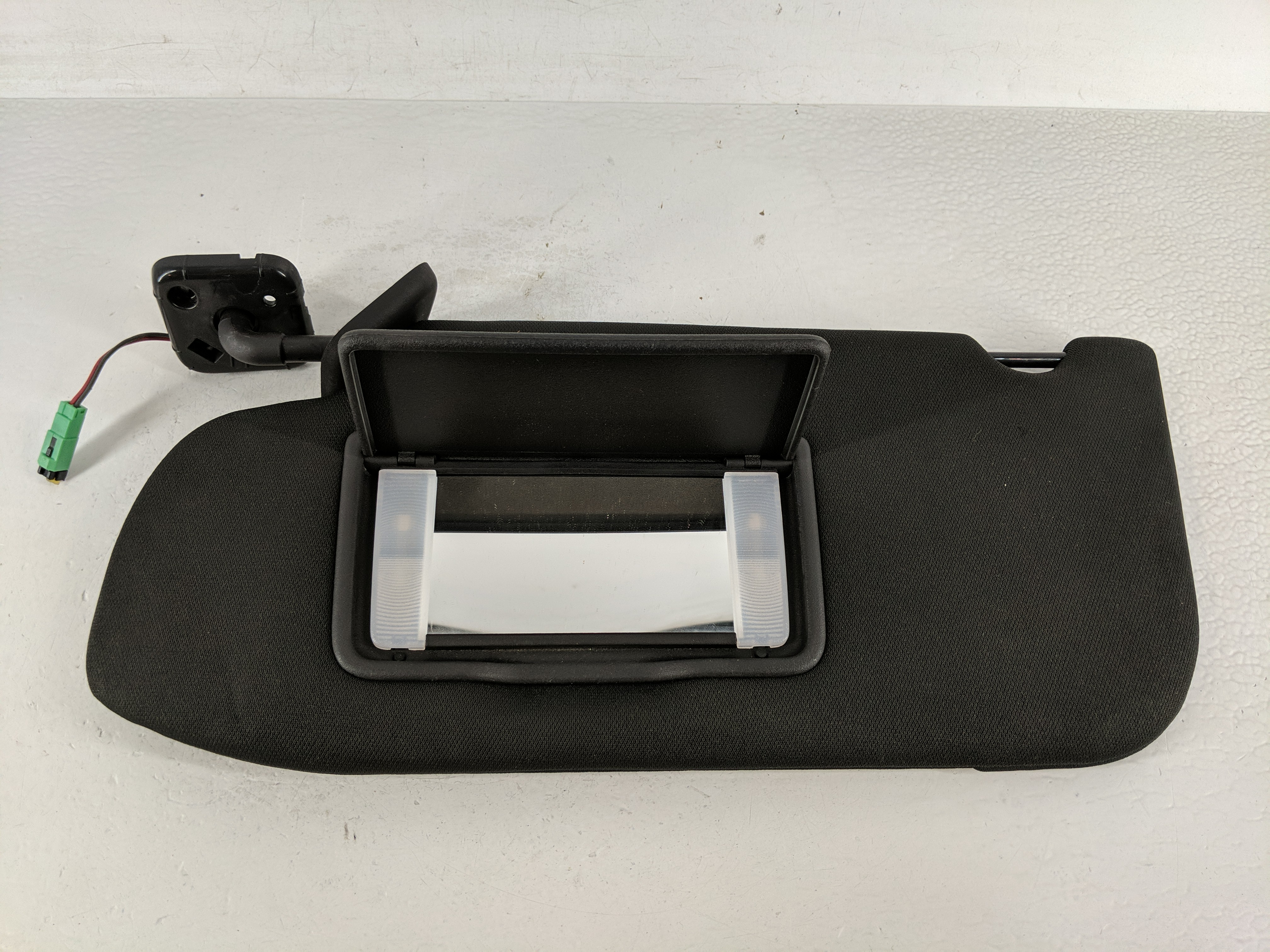 2013-2019 Ford Taurus Driver Sun Visor Mirror Left Sunvisor Black 1175537 - Oemusedautoparts1.com