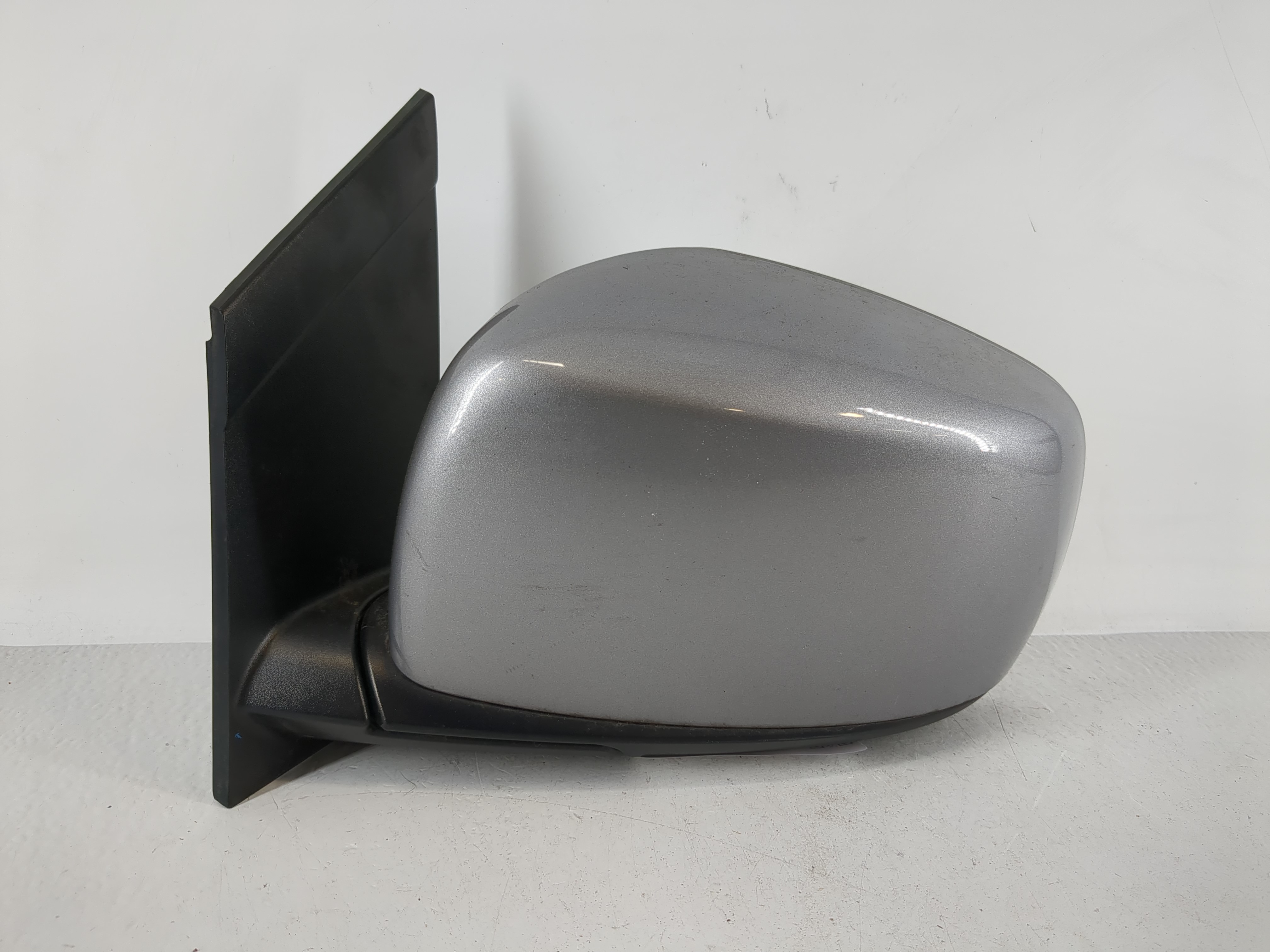2016 Dodge Caravan Driver Sun Visor Mirror Left Sunvisor Silver 1175593 - Oemusedautoparts1.com