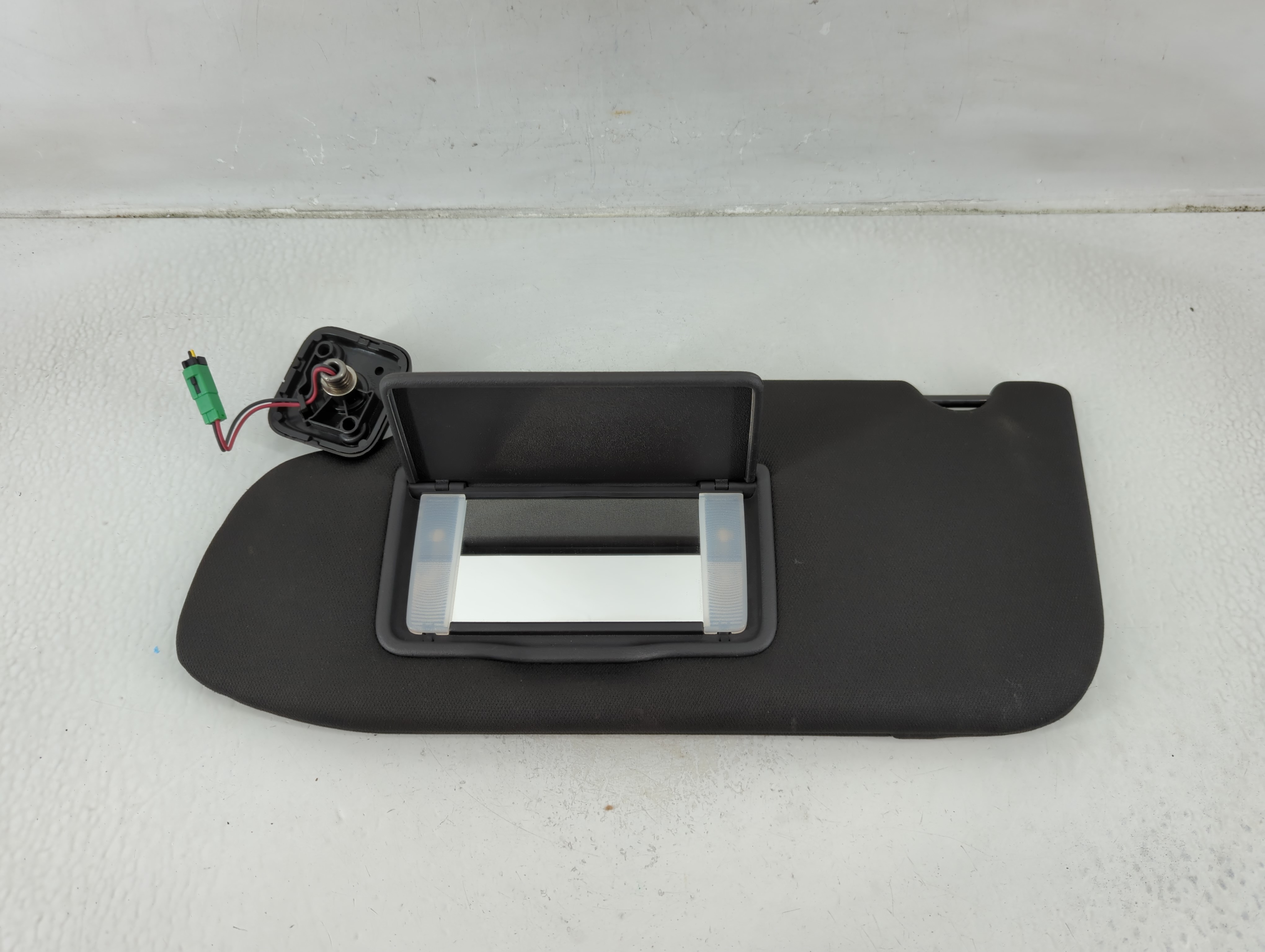 2013-2019 Ford Taurus Driver Sun Visor Mirror Left Sunvisor Black 1175628 - Oemusedautoparts1.com