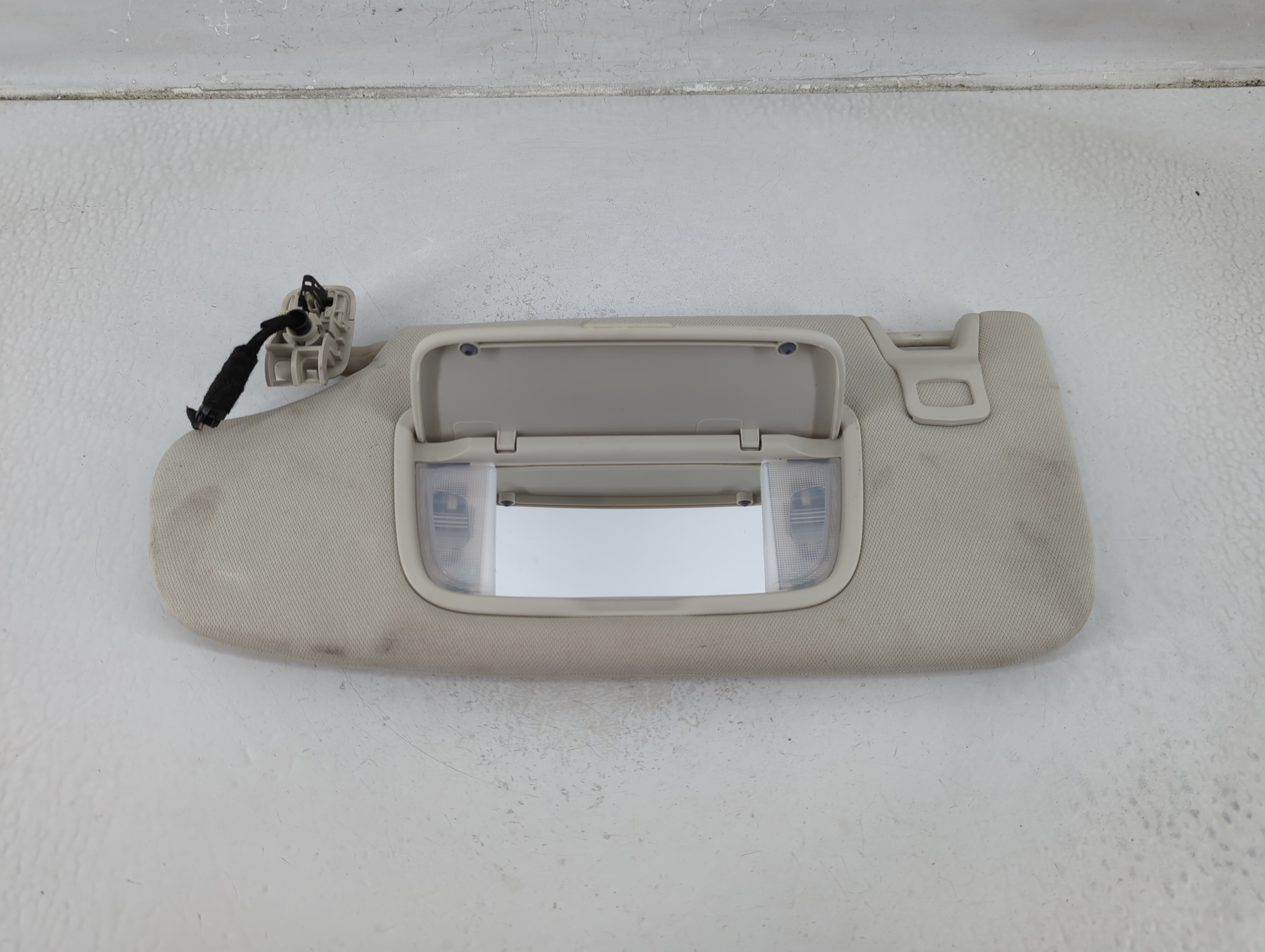 2015-2020 Ford Edge Driver Sun Visor Mirror Left Sunvisor Beige 1175638 - Oemusedautoparts1.com