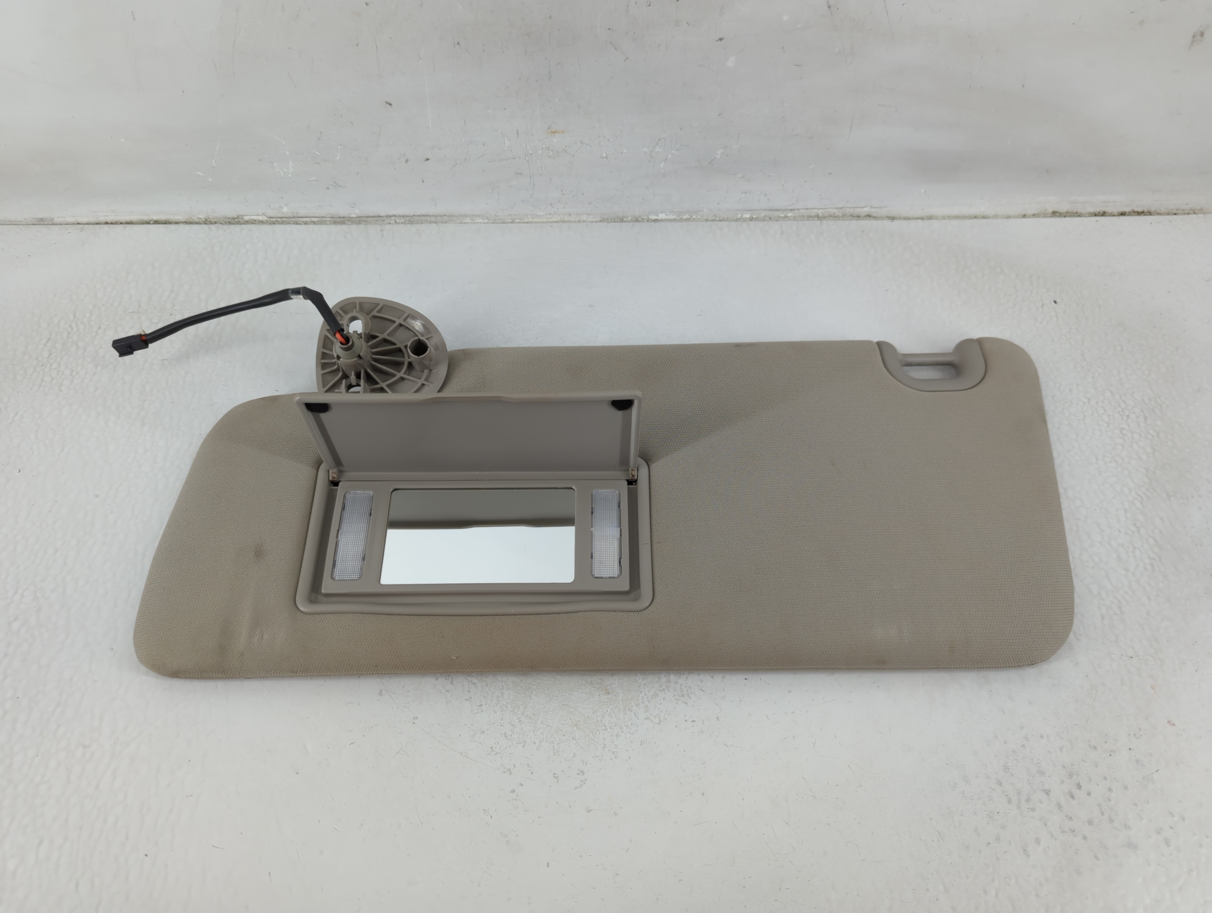 Dodge Ram 1500 Driver Sun Visor Mirror Left Sunvisor Gray 1175639 - Oemusedautoparts1.com