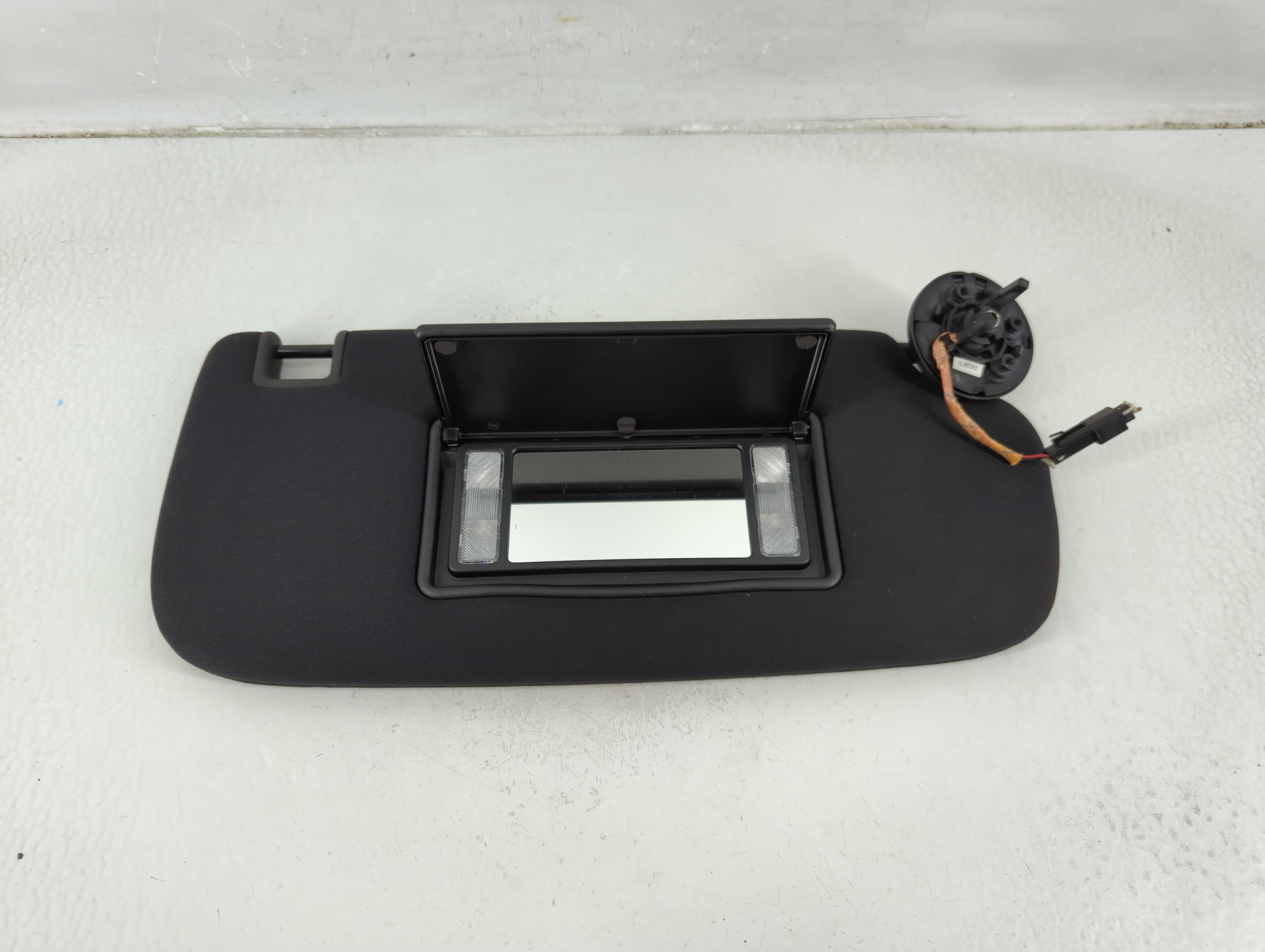 2014-2022 Jeep Grand Cherokee Passenger Sun Visor Mirror Right Sunvisor 1175653 - Oemusedautoparts1.com