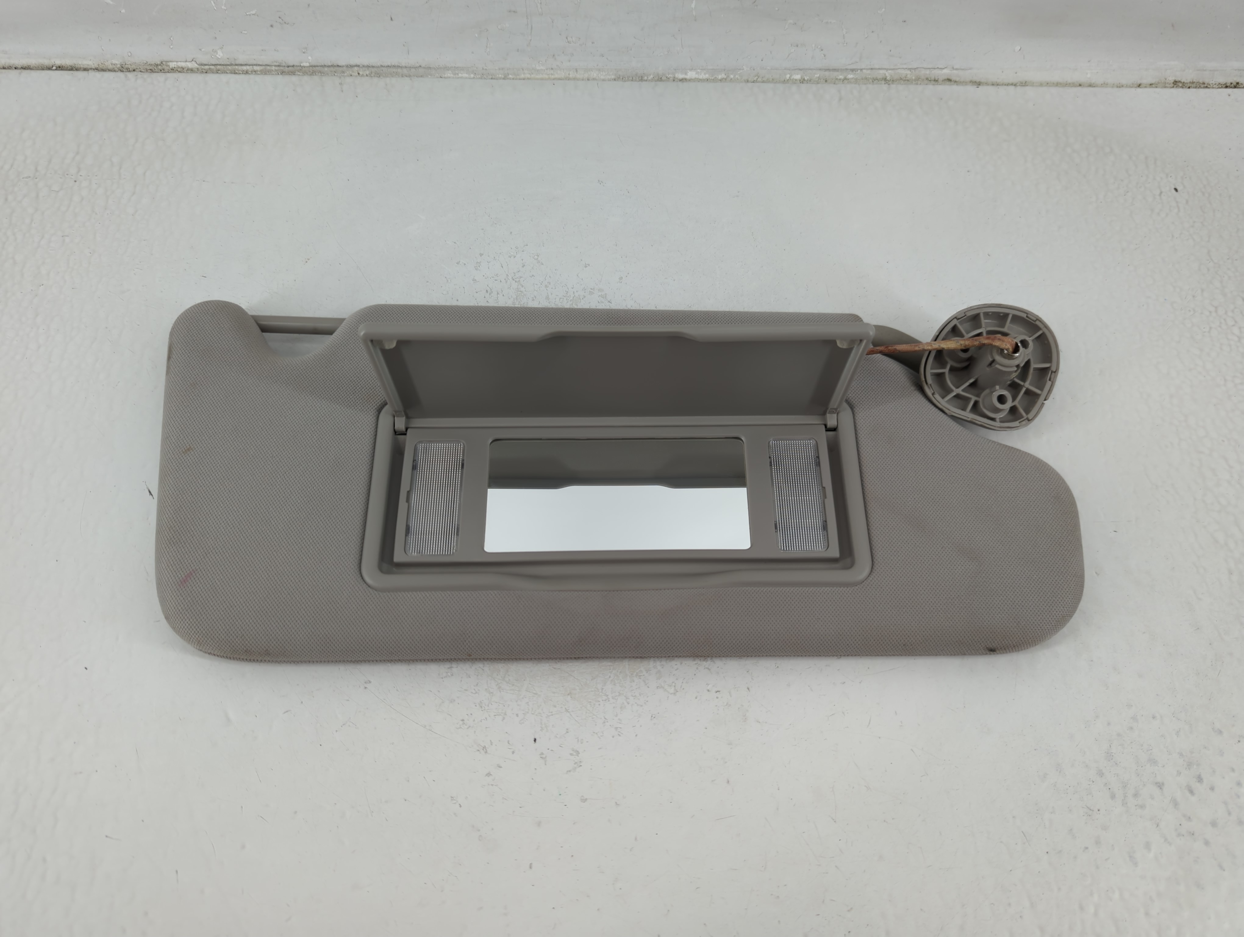 2006-2016 Chevrolet Impala Passenger Sun Visor Mirror Right Sunvisor 1175655 - Oemusedautoparts1.com