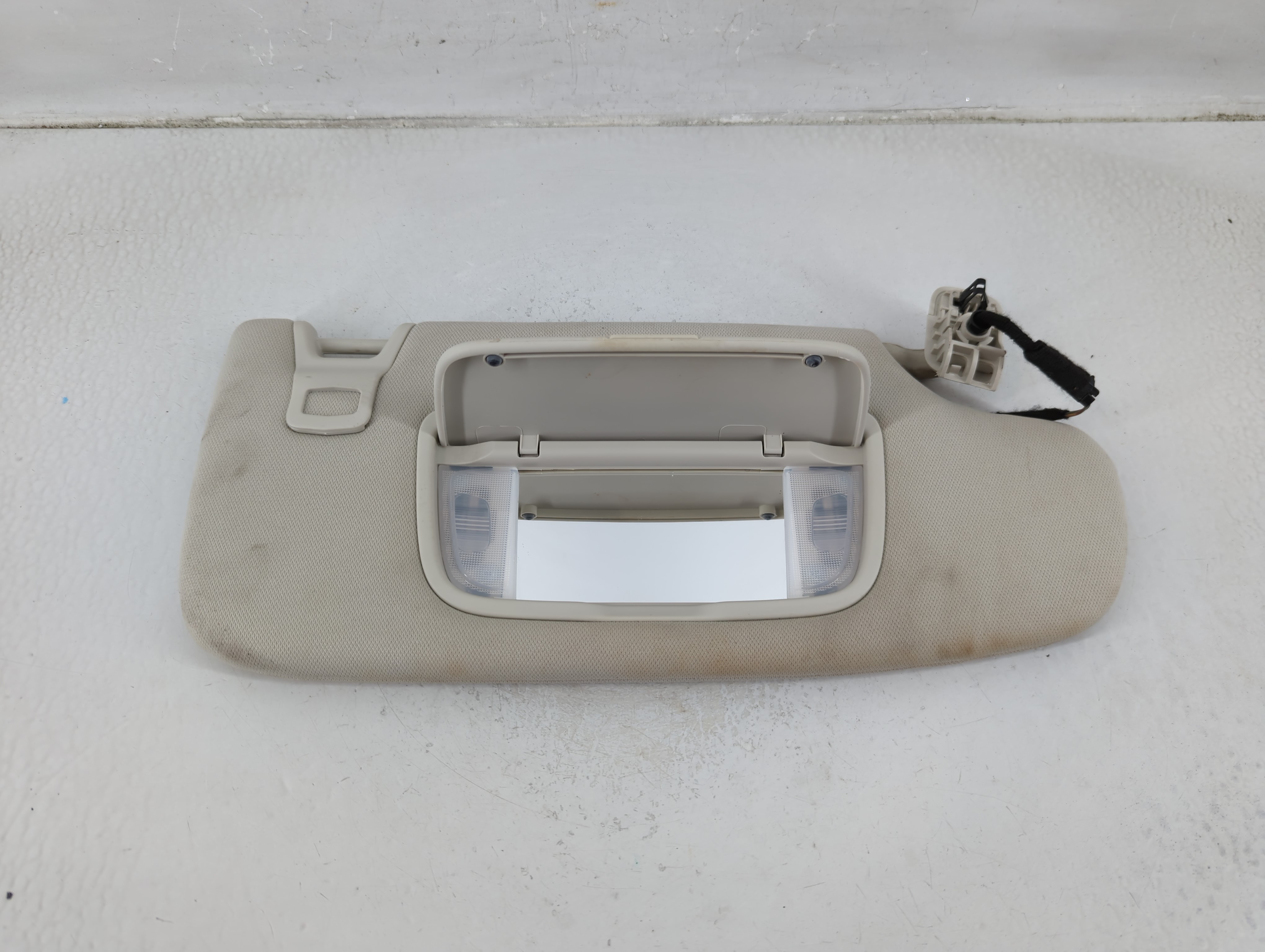 2015-2020 Ford Edge Passenger Sun Visor Mirror Right Sunvisor Ivory 1175662 - Oemusedautoparts1.com