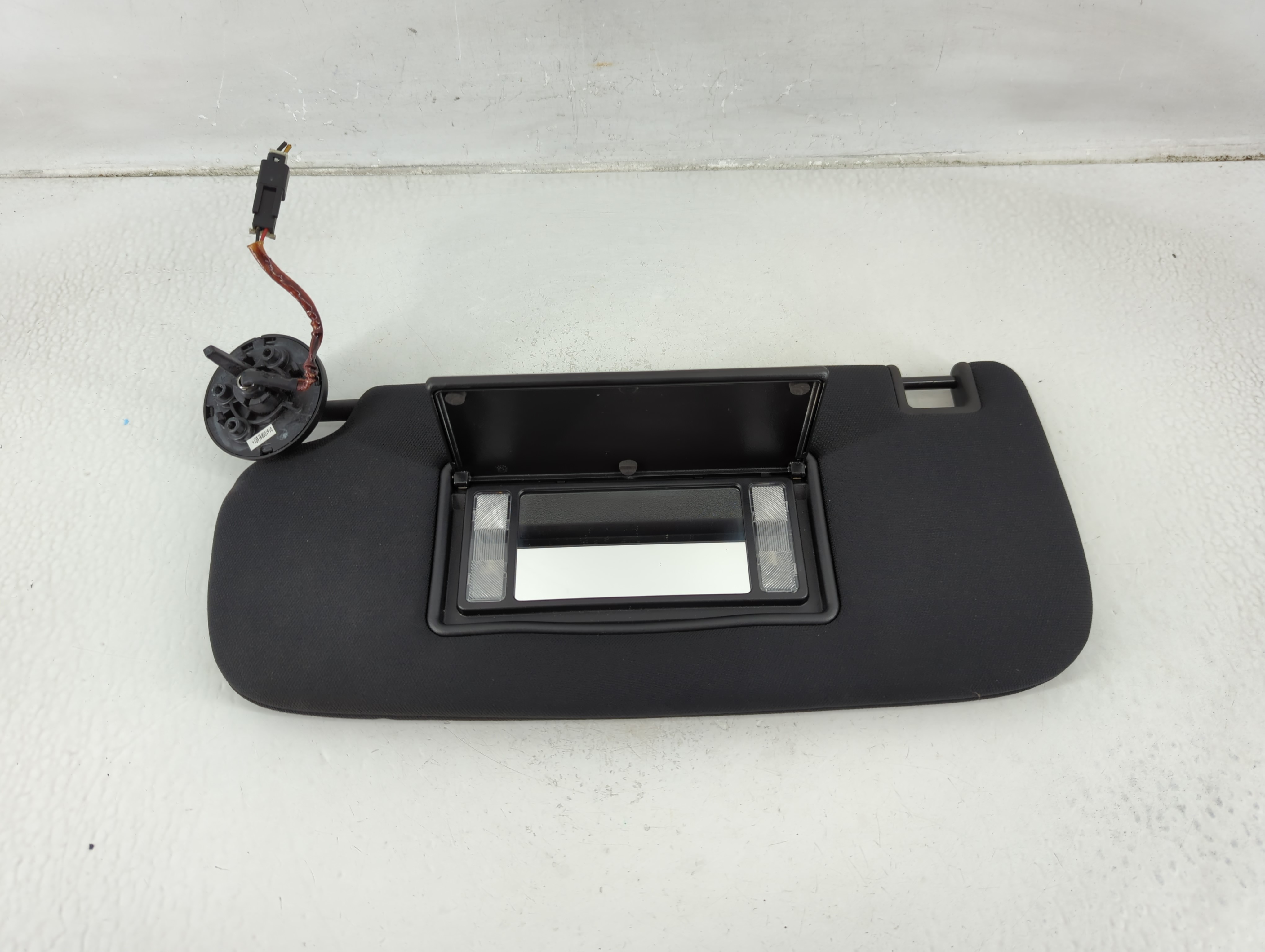 2014-2022 Jeep Grand Cherokee Driver Sun Visor Mirror Left Sunvisor 1175664 - Oemusedautoparts1.com