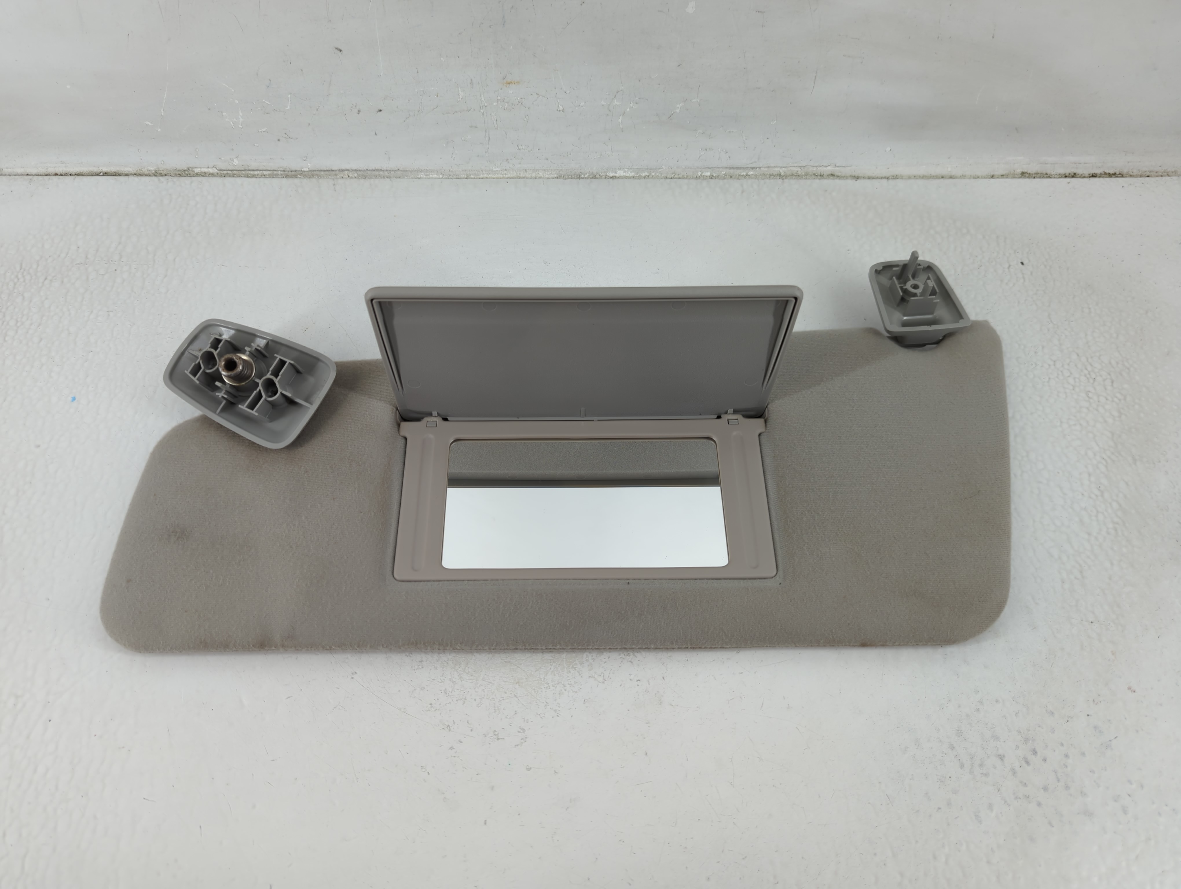 2004-2008 Ford F-150 Driver Sun Visor Mirror Left Sunvisor Gray 1175670 - Oemusedautoparts1.com
