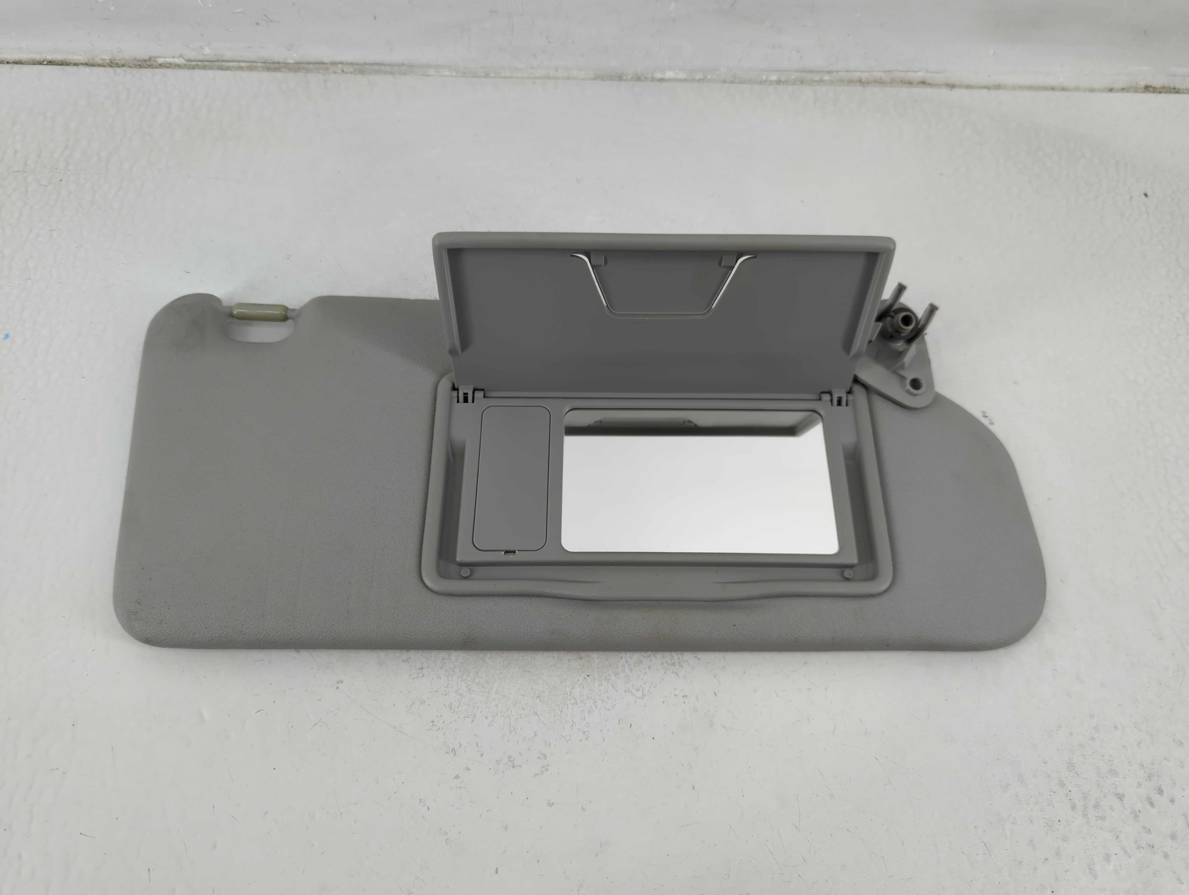 2011 Mitsubishi Outlander Sport Passenger Sun Visor Mirror Right Sunvisor 1175677 - Oemusedautoparts1.com