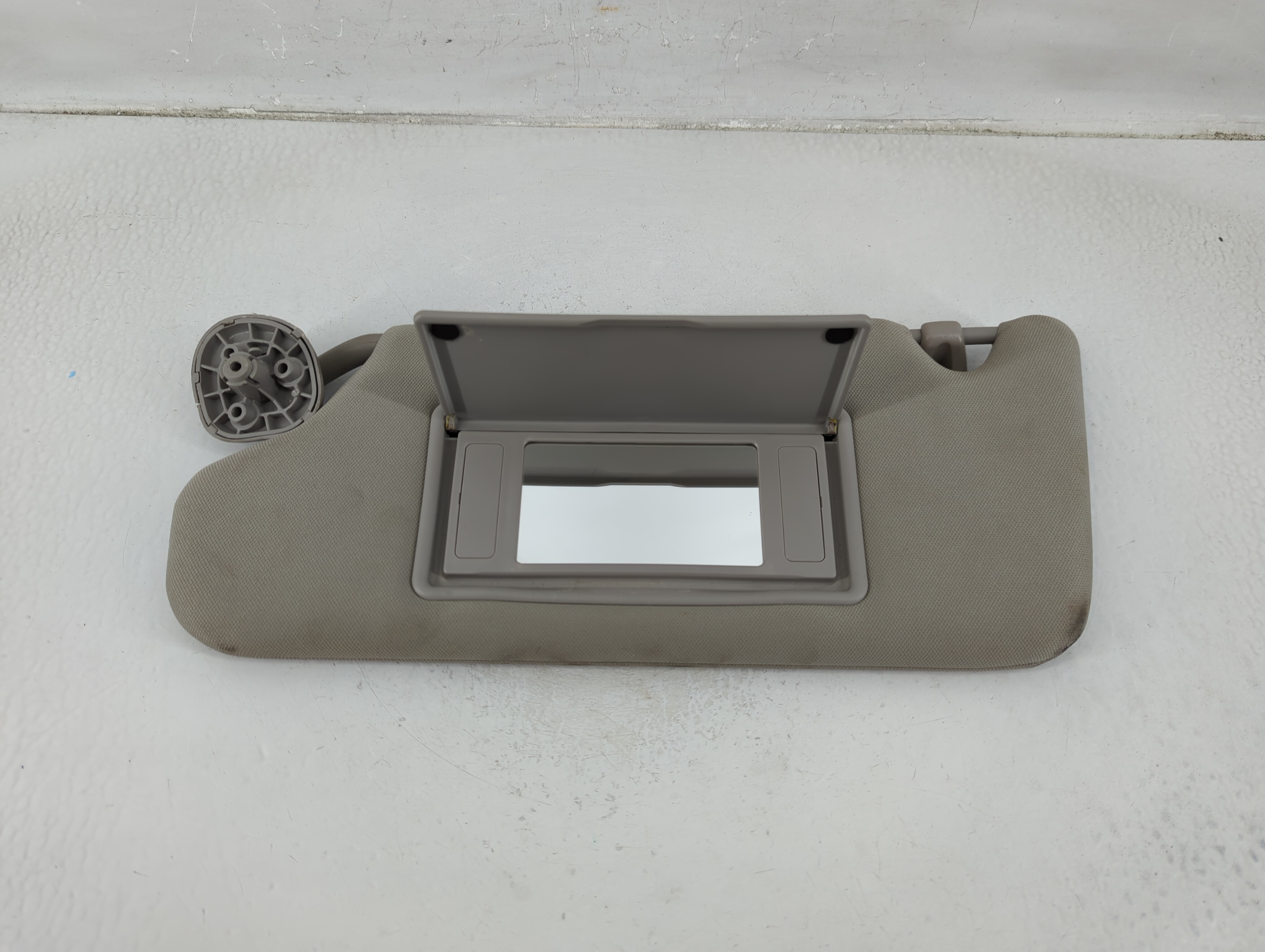 2006-2016 Chevrolet Impala Driver Sun Visor Mirror Left Sunvisor Gray 1175681 - Oemusedautoparts1.com