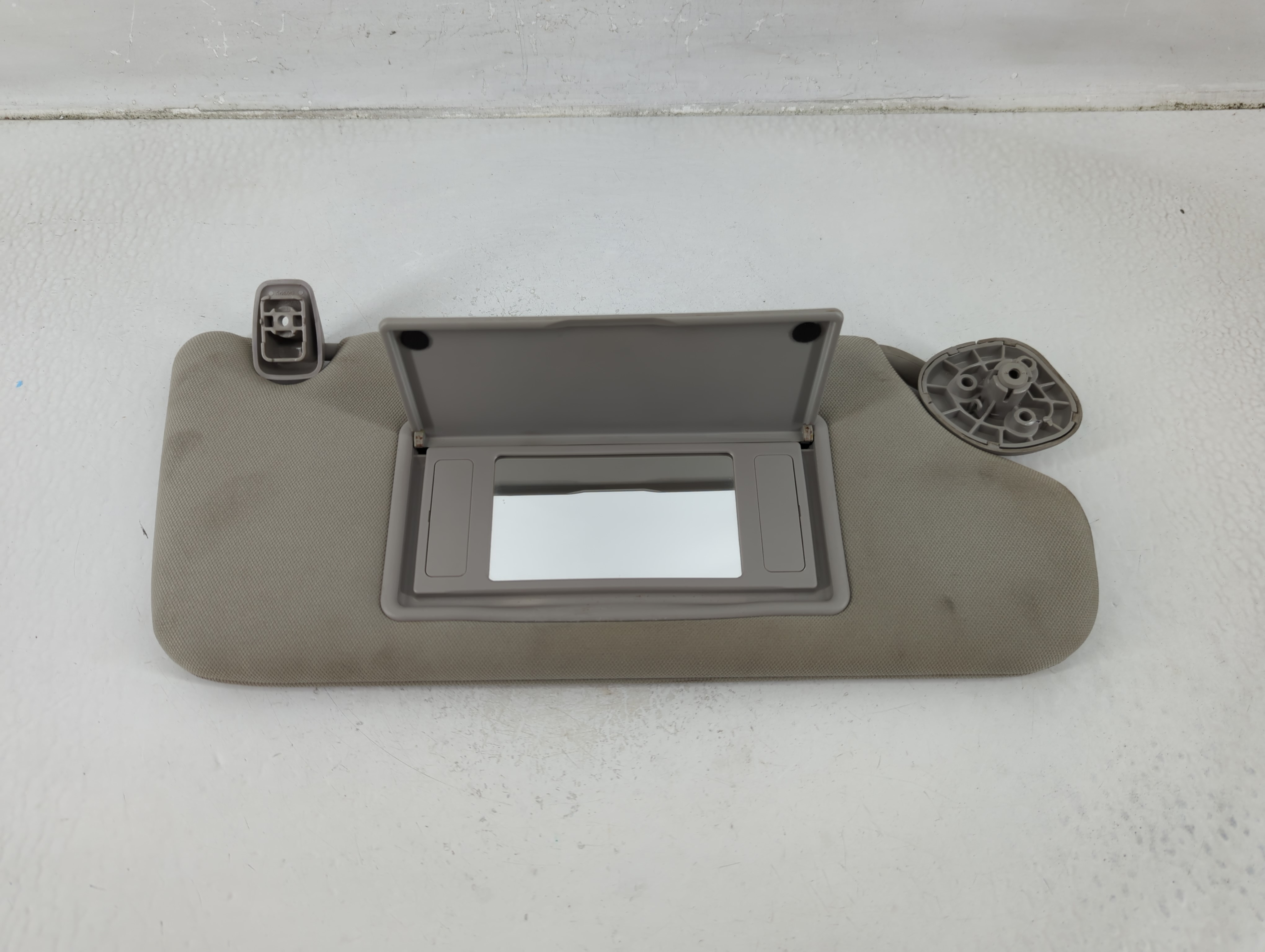 2006-2016 Chevrolet Impala Passenger Sun Visor Mirror Right Sunvisor 1175682 - Oemusedautoparts1.com