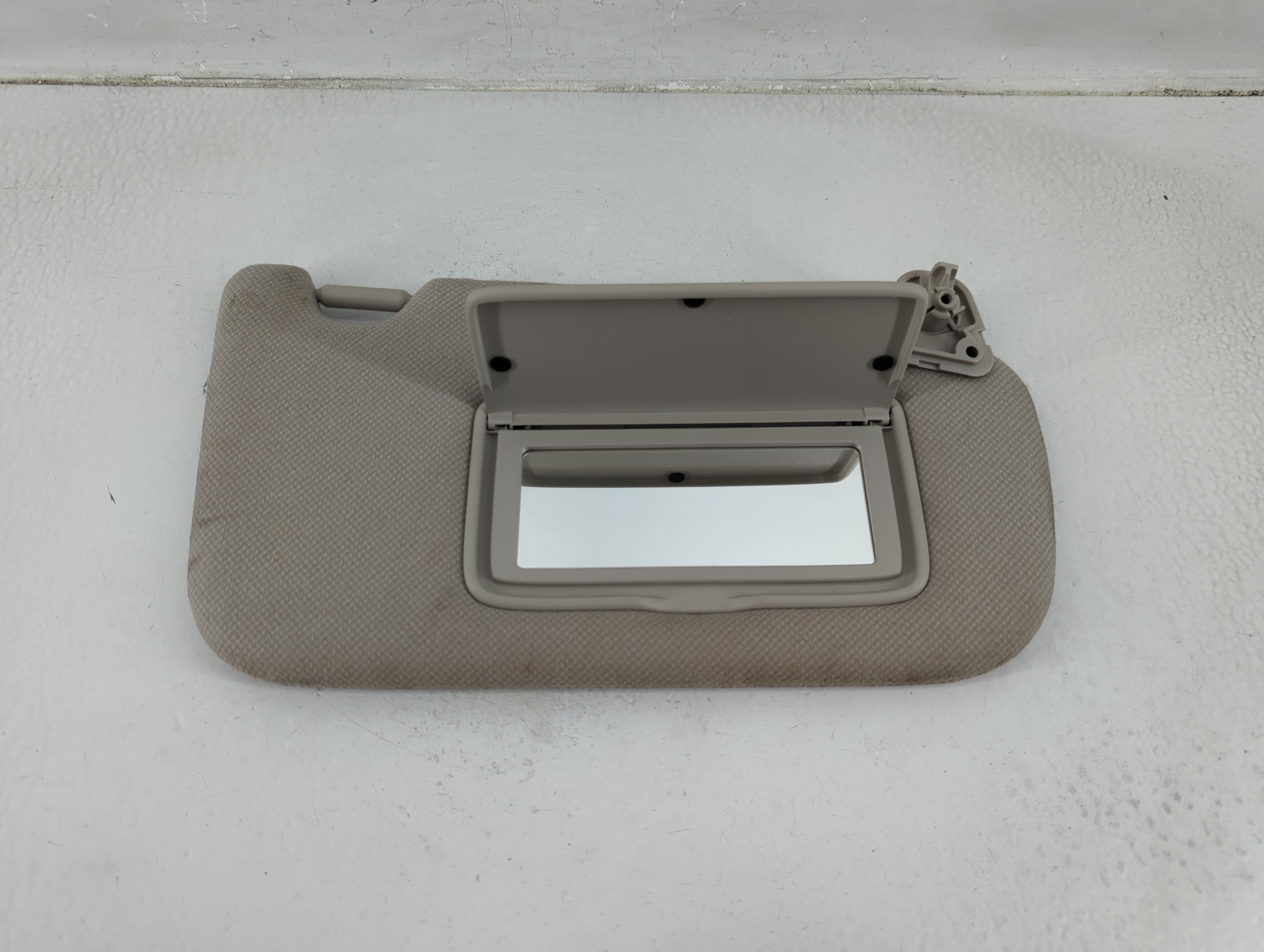 2013-2019 Nissan Sentra Passenger Sun Visor Mirror Right Sunvisor Gray 1175689 - Oemusedautoparts1.com