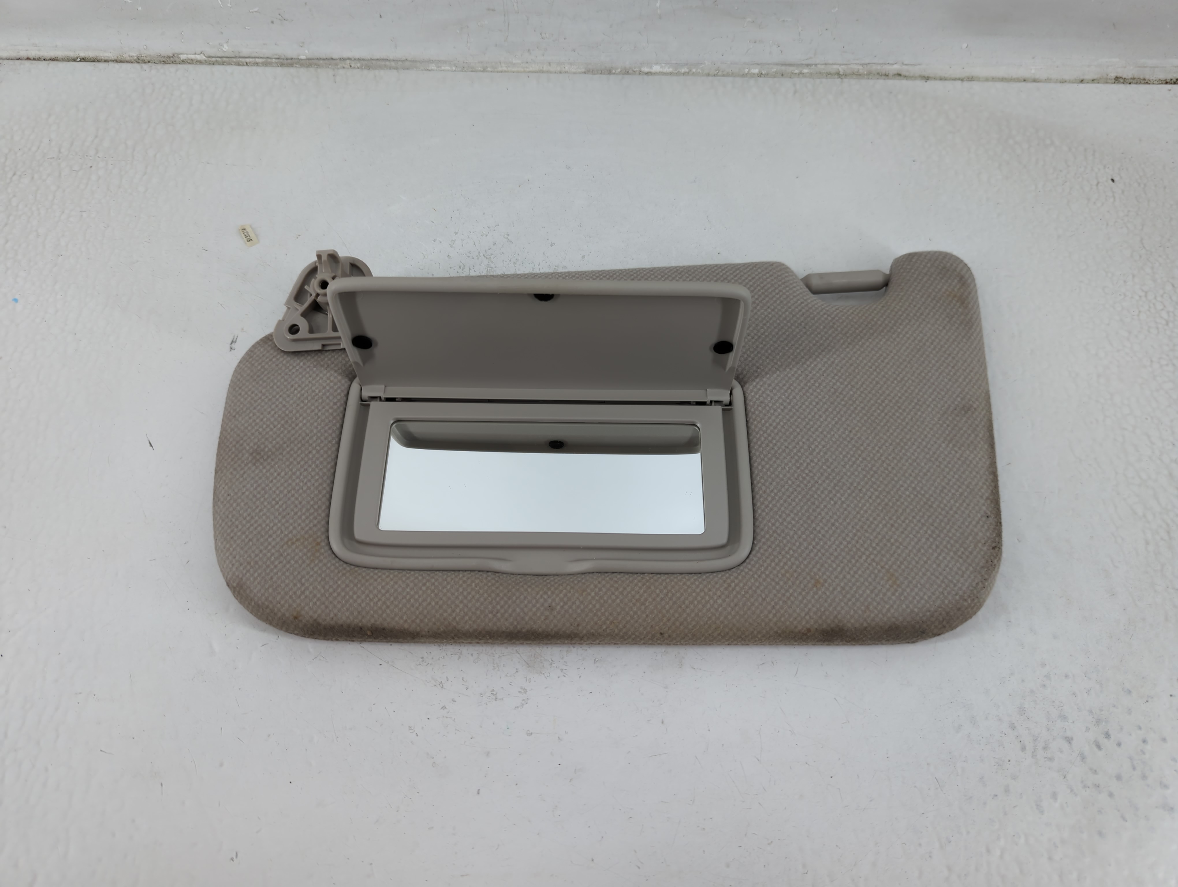 2013-2019 Nissan Sentra Driver Sun Visor Mirror Left Sunvisor Gray 1175690 - Oemusedautoparts1.com