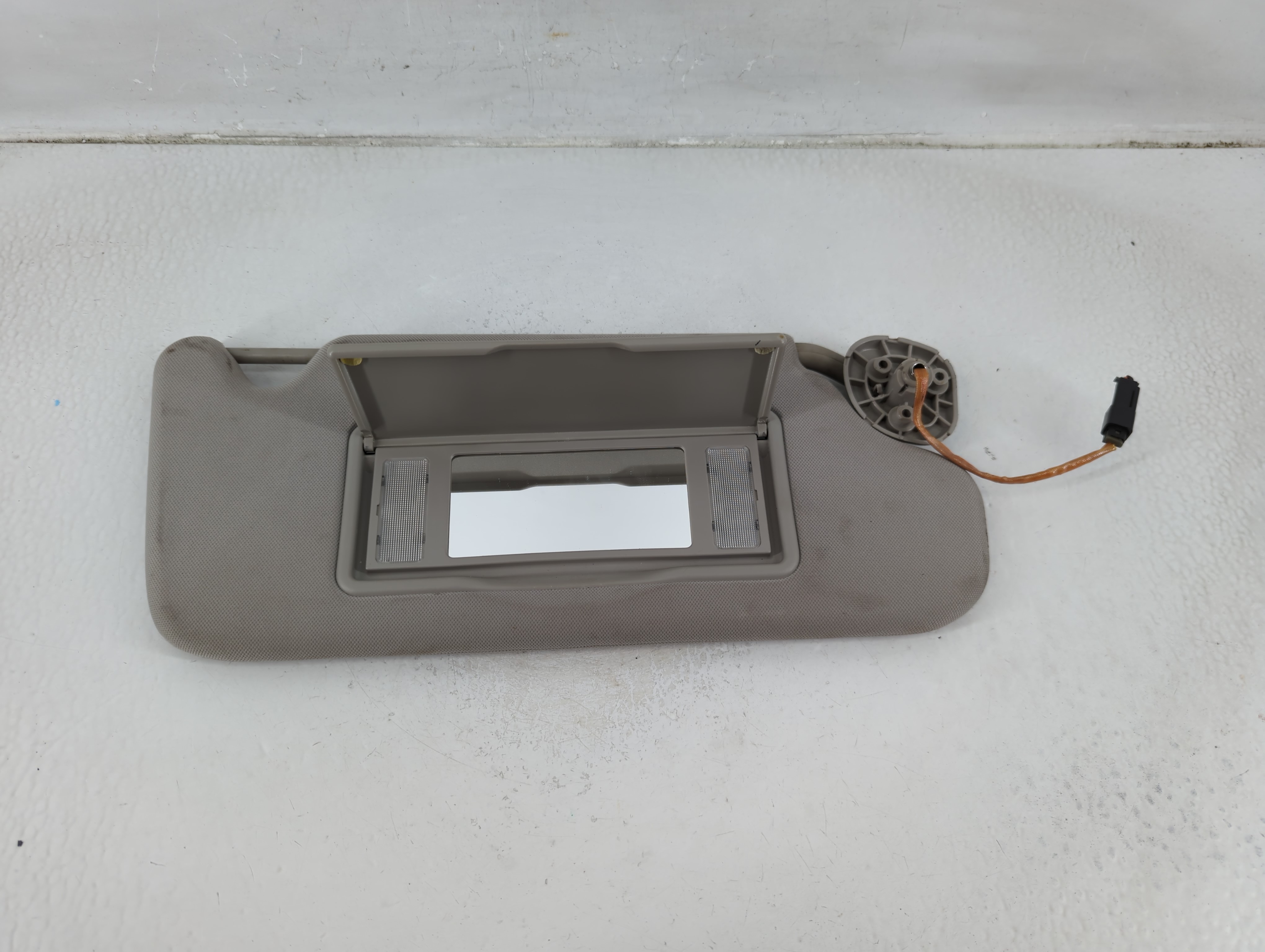 2006-2016 Chevrolet Impala Passenger Sun Visor Mirror Right Sunvisor 1175700 - Oemusedautoparts1.com