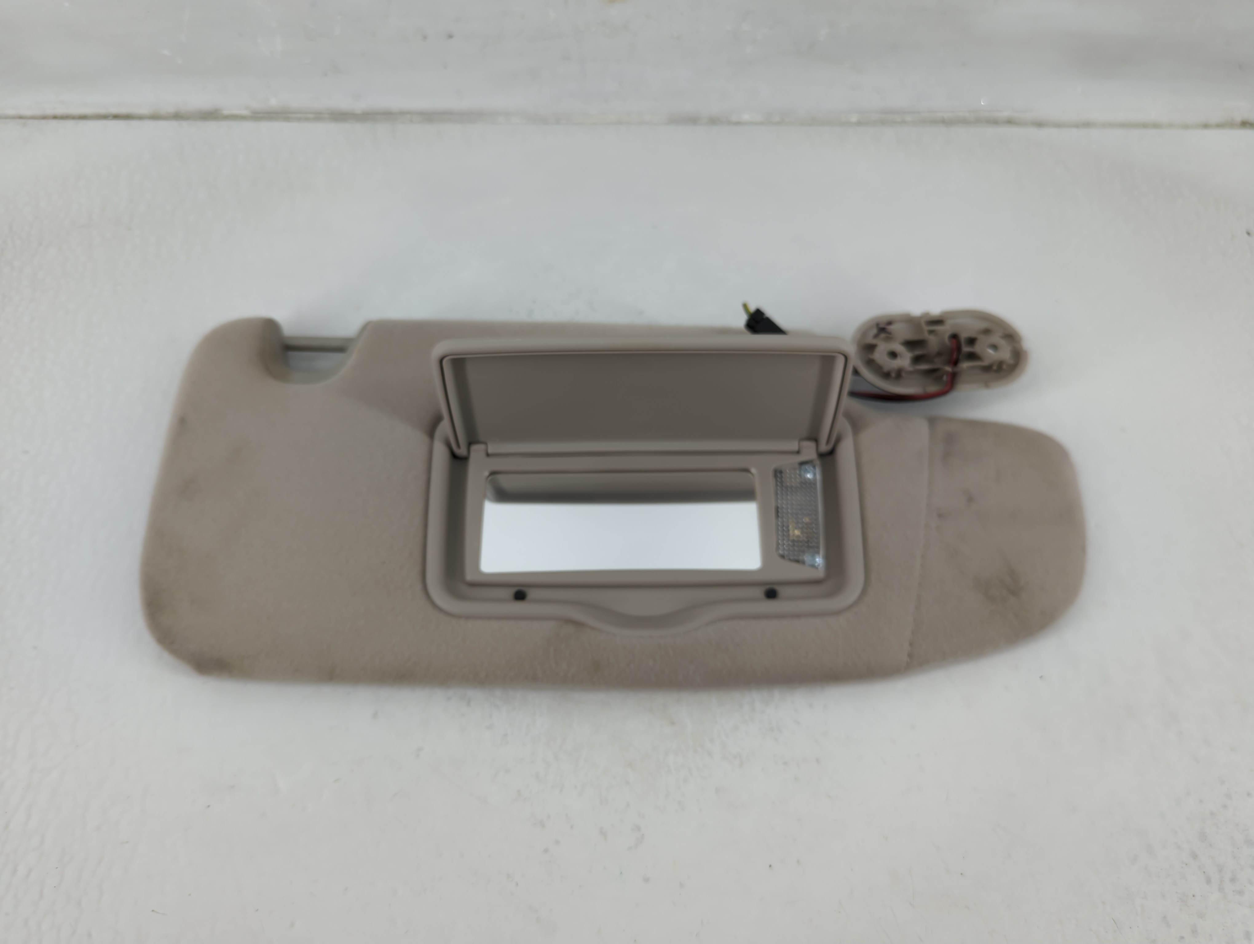 2006-2009 Ford Fusion Passenger Sun Visor Mirror Right Sunvisor Gray 1175710 - Oemusedautoparts1.com