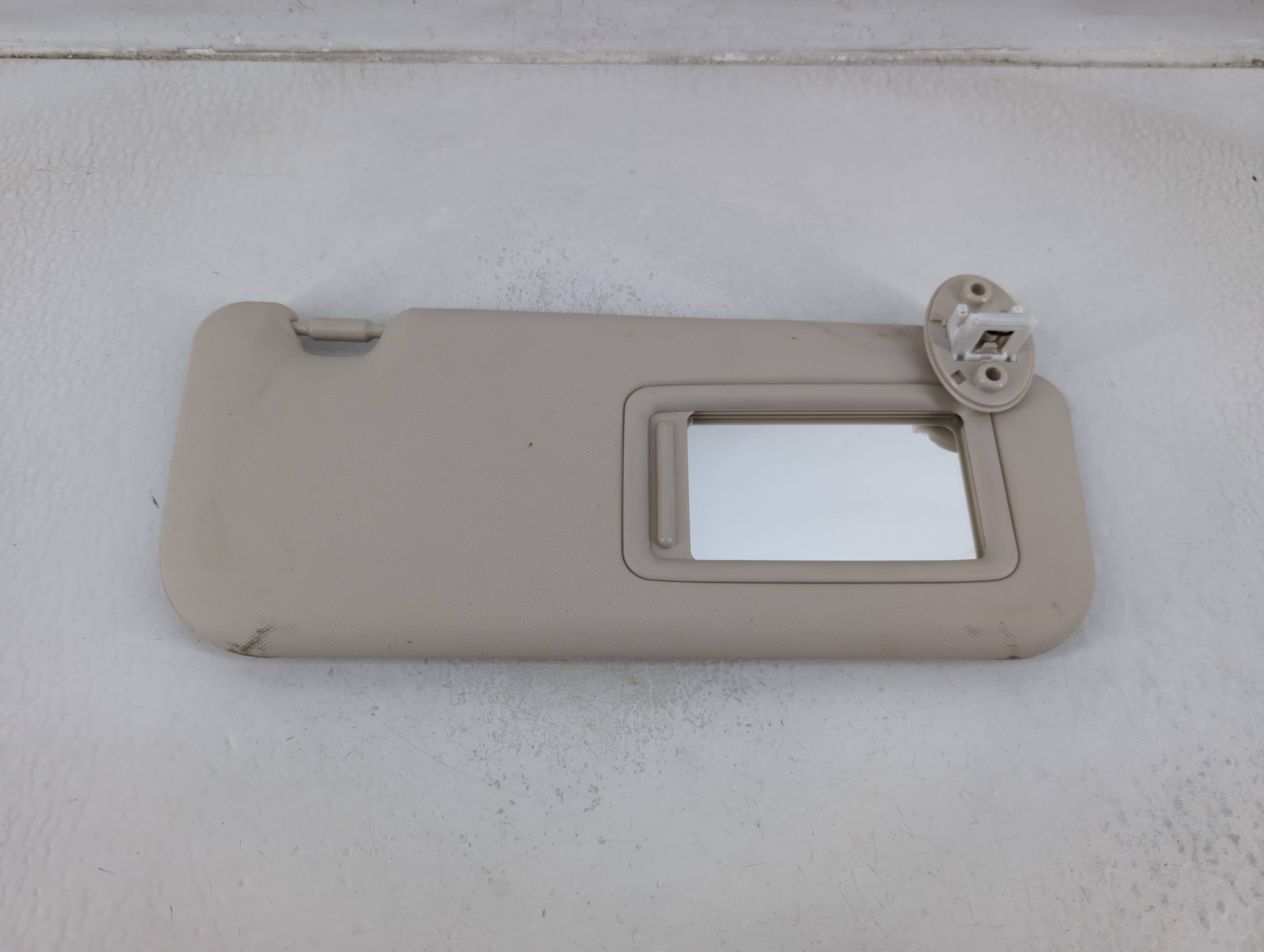 2022 Toyota Corolla Passenger Sun Visor Mirror Right Sunvisor Ivory 1175714 - Oemusedautoparts1.com