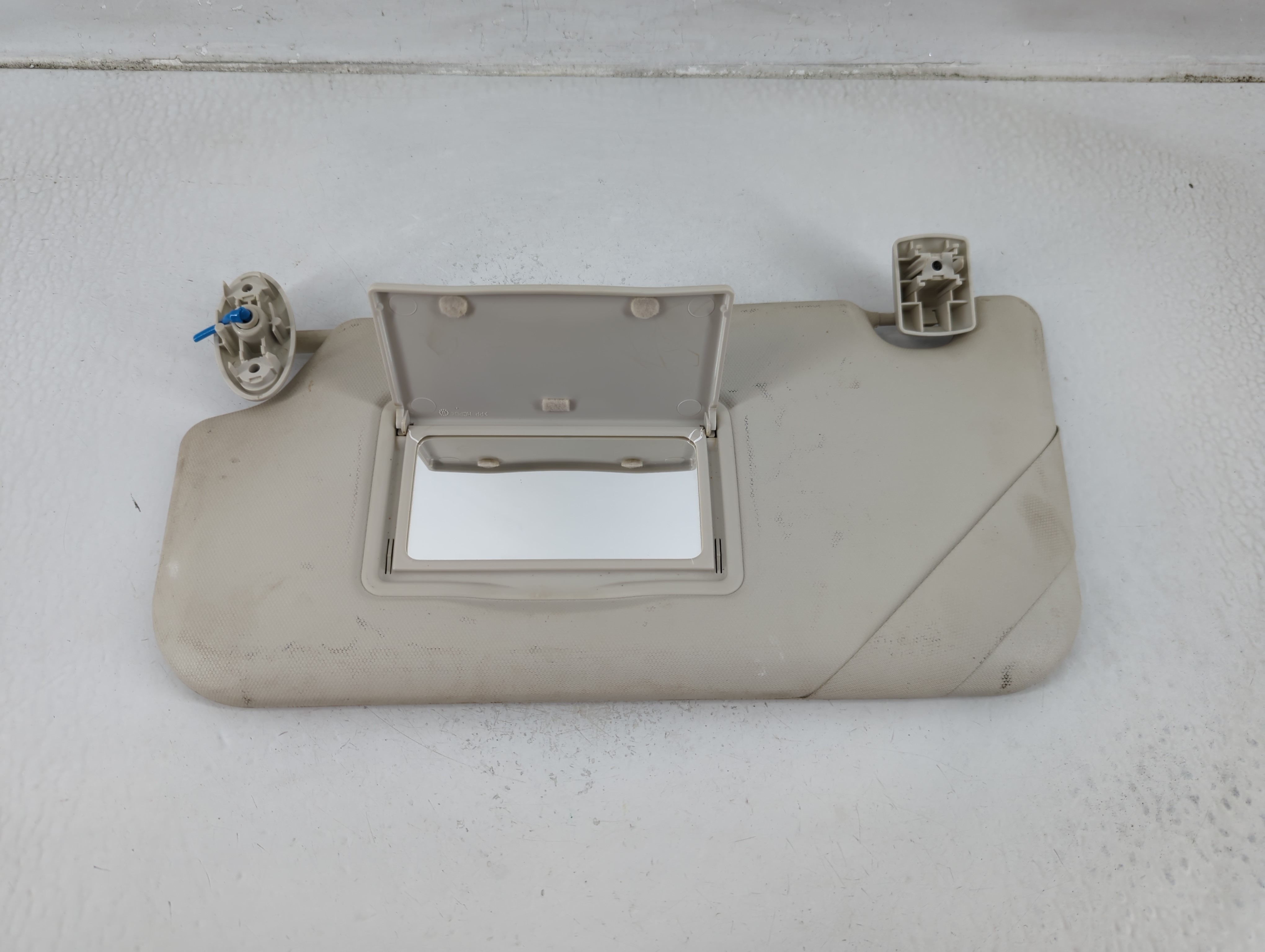2012-2014 Ford Focus Driver Sun Visor Mirror Left Sunvisor Ivory 1175719 - Oemusedautoparts1.com