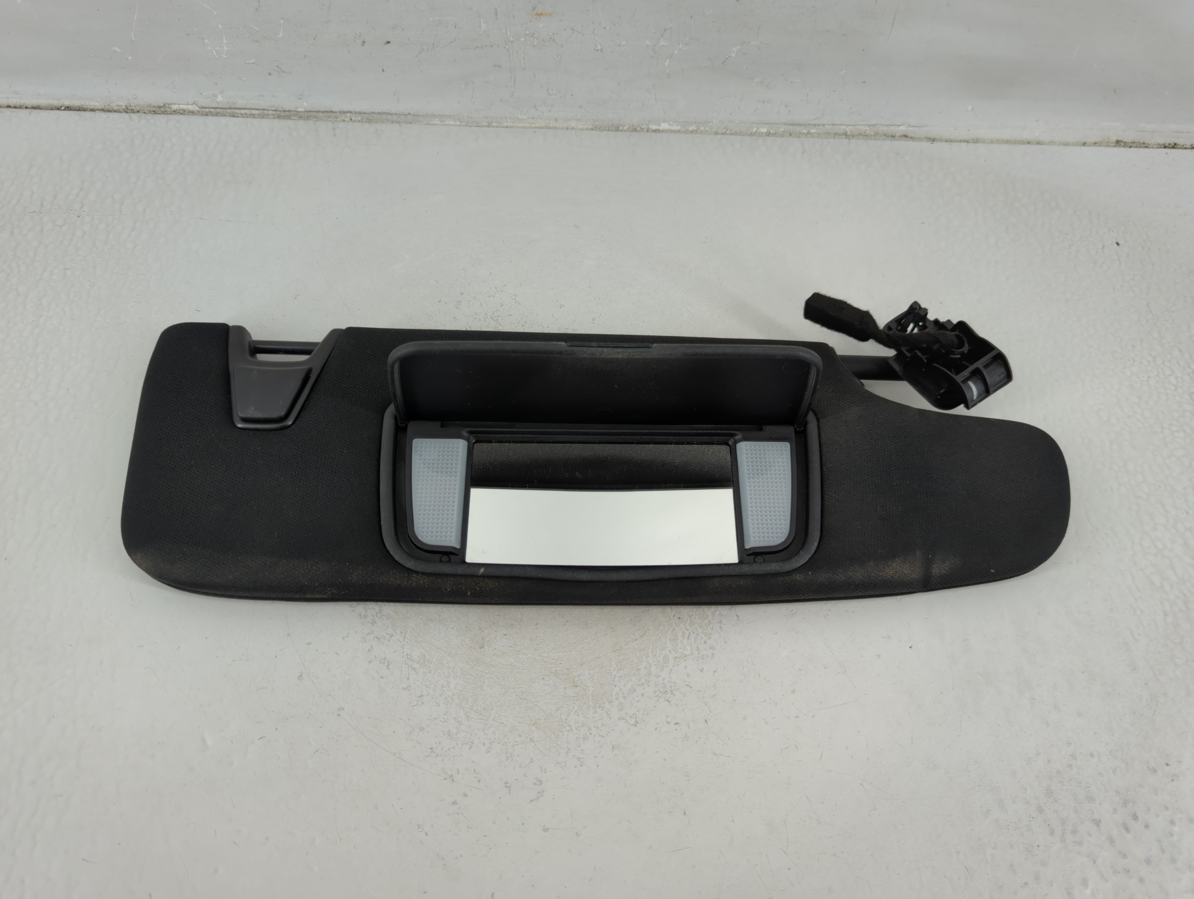 2015-2022 Ford Mustang Passenger Sun Visor Mirror Right Sunvisor Black 1175722 - Oemusedautoparts1.com