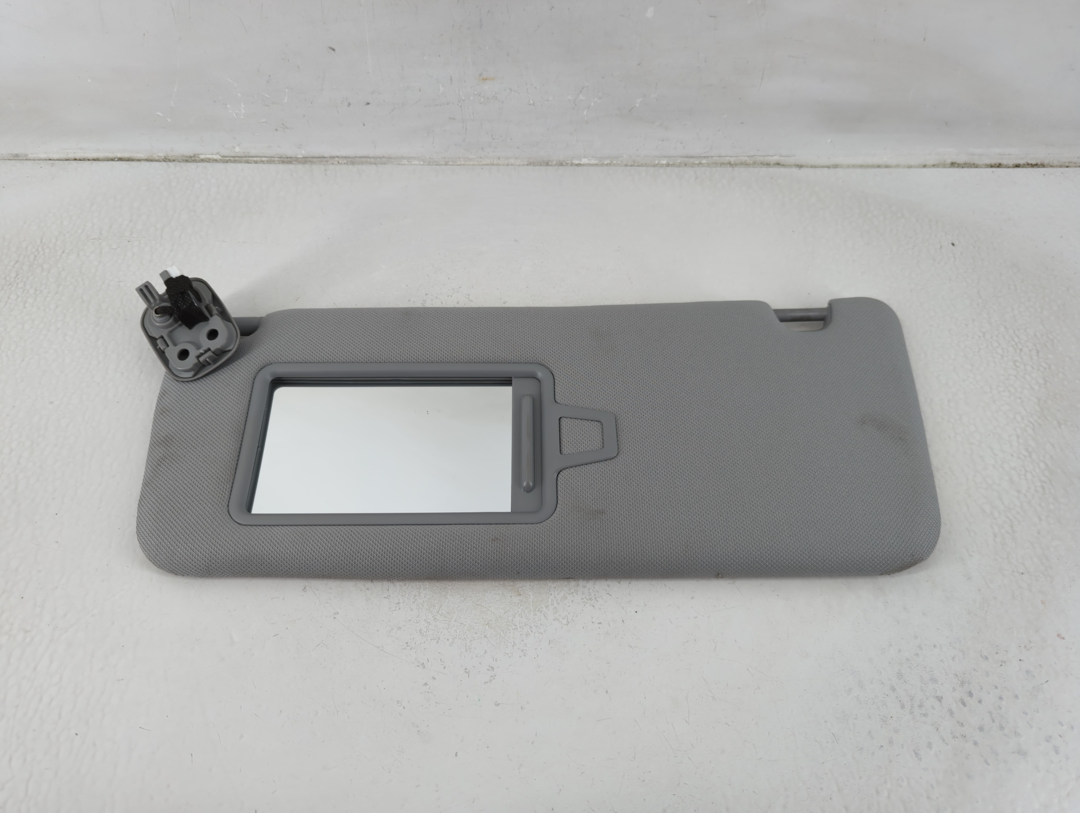 2020-2022 Hyundai Palisade Driver Sun Visor Mirror Left Sunvisor Gray 1175728 - Oemusedautoparts1.com