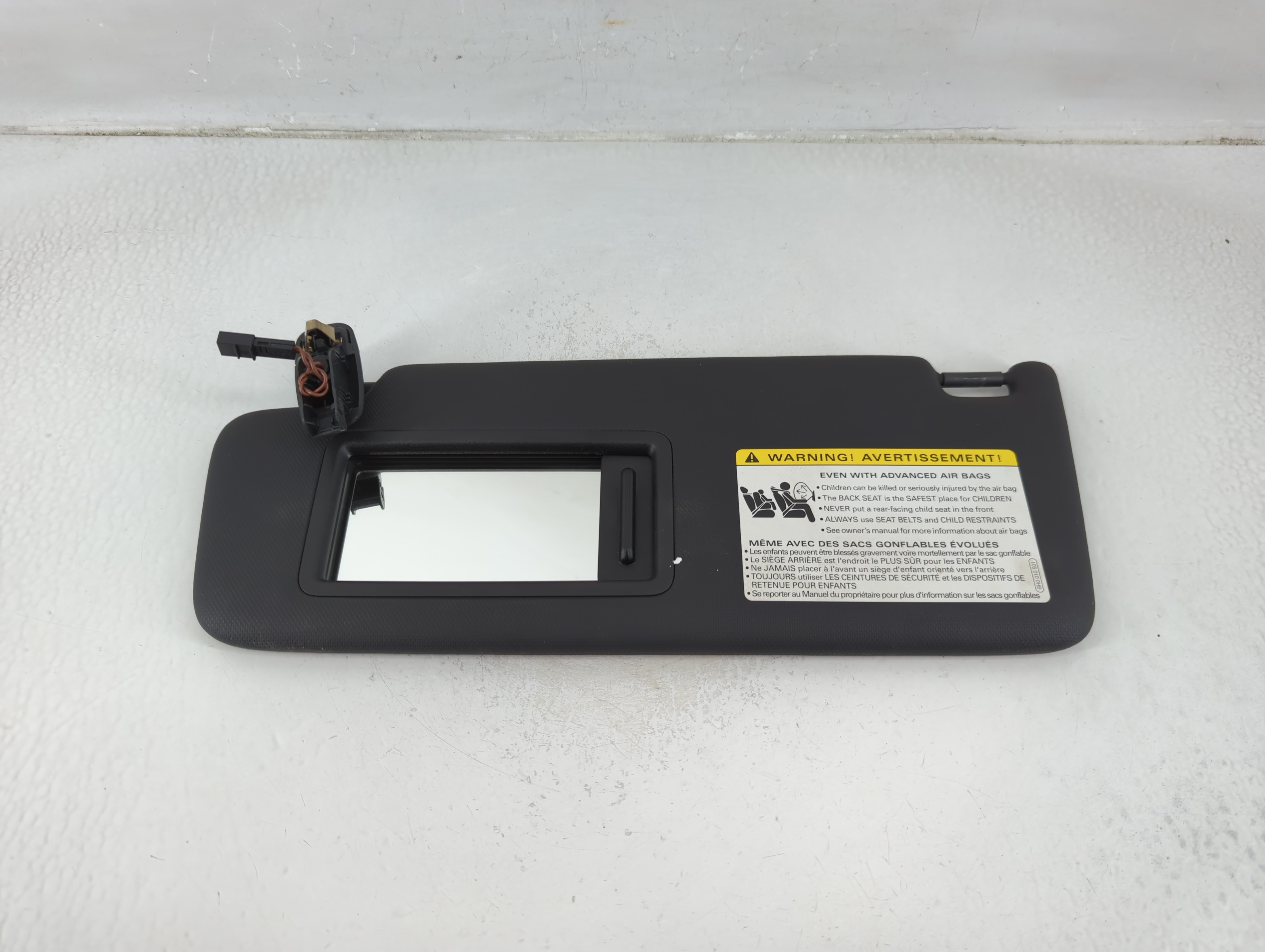 2015-2018 Audi A3 Driver Sun Visor Mirror Left Sunvisor Black 1175731 - Oemusedautoparts1.com