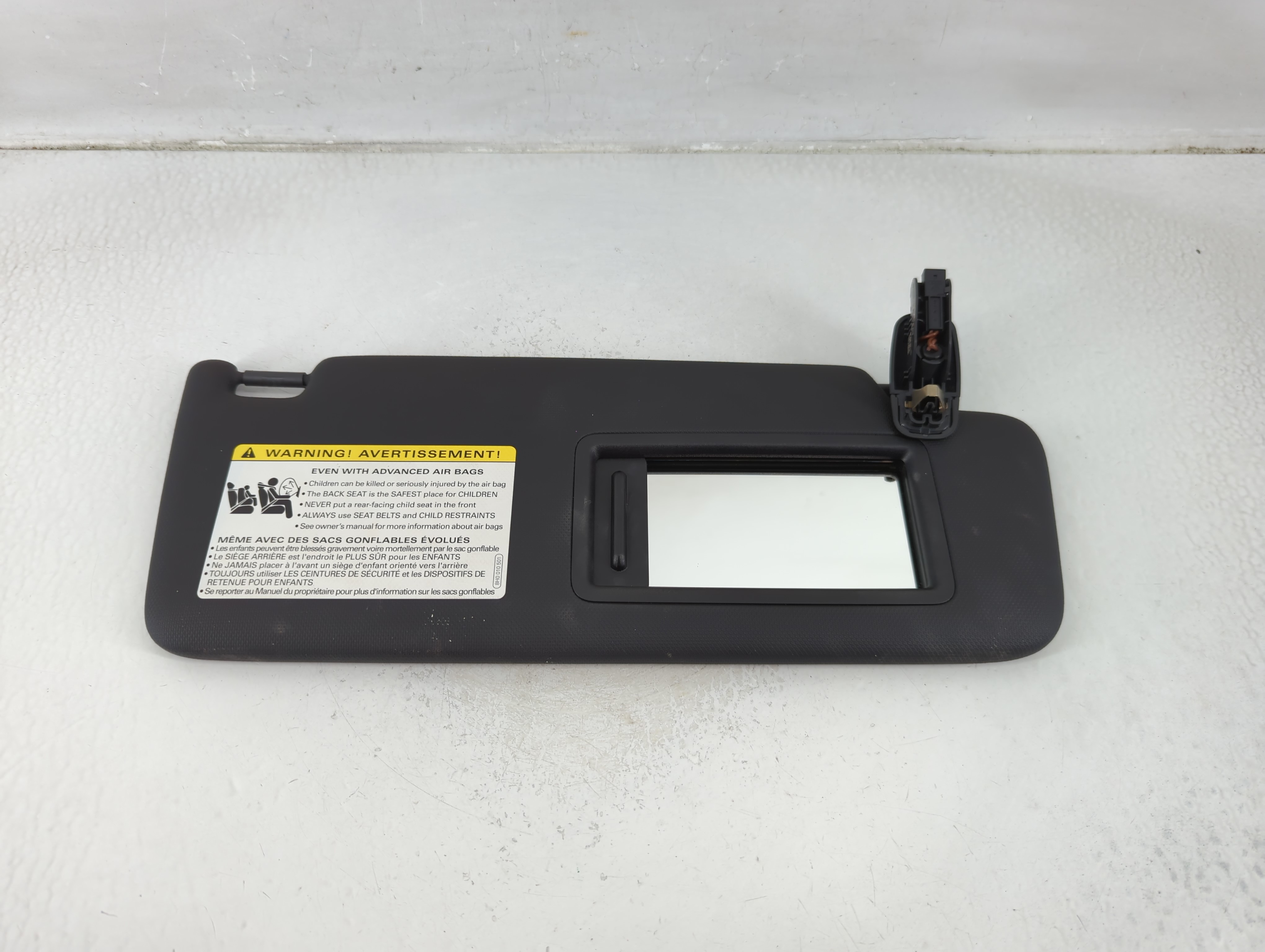 2015-2018 Audi A3 Passenger Sun Visor Mirror Right Sunvisor Black 1175732 - Oemusedautoparts1.com