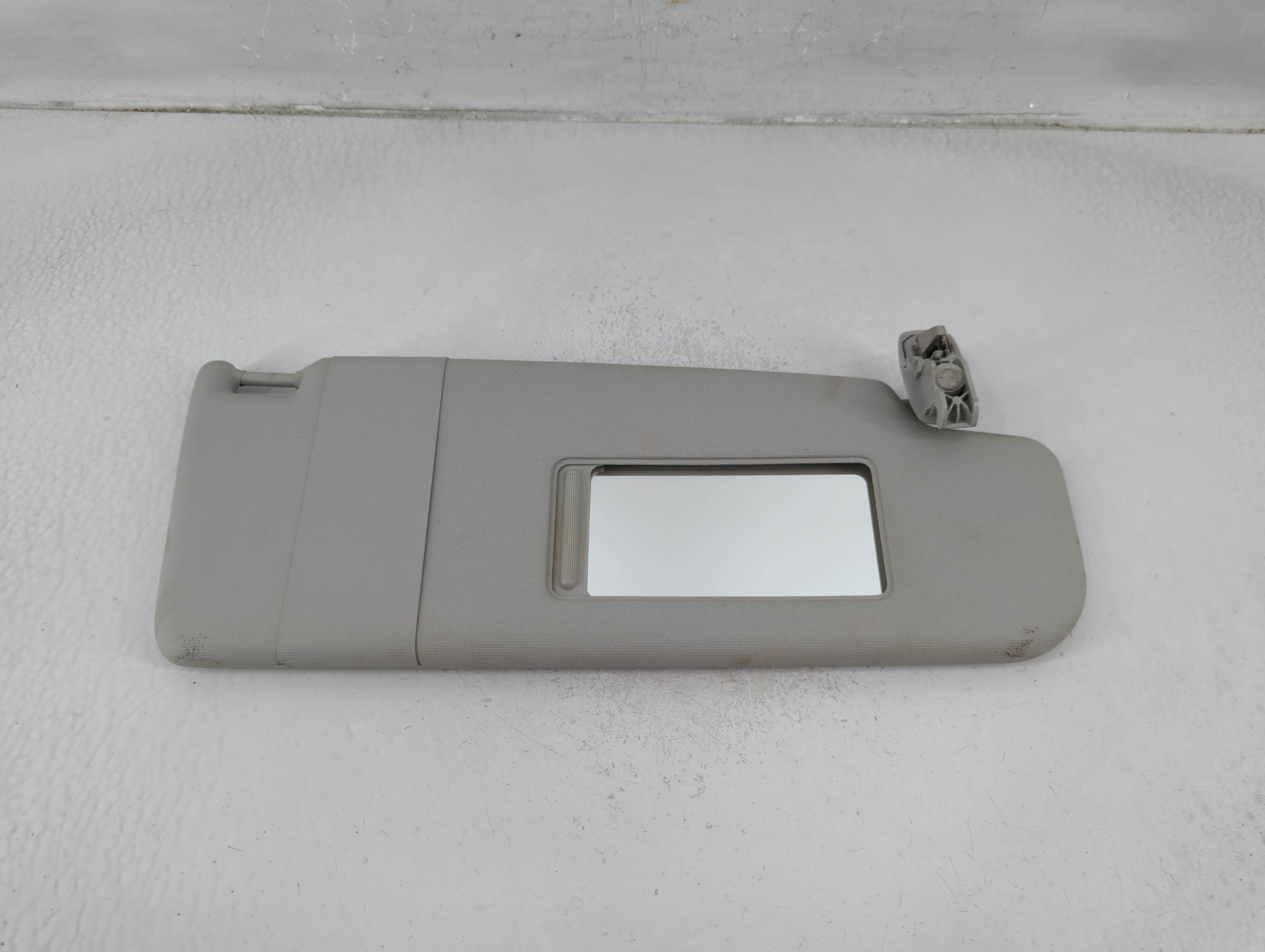2011-2018 Volkswagen Jetta Passenger Sun Visor Mirror Right Sunvisor 1175735 - Oemusedautoparts1.com