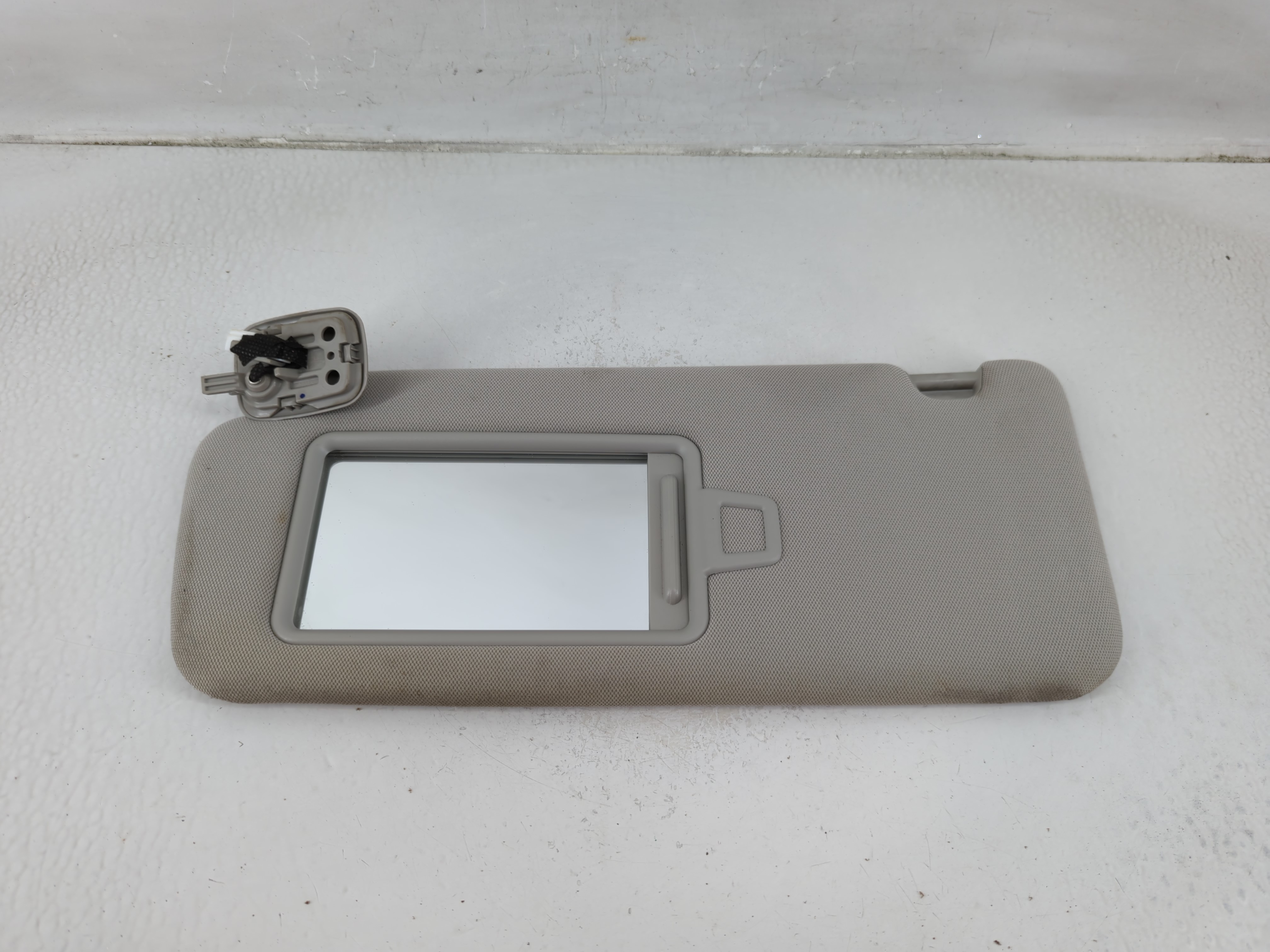 2016-2020 Kia Optima Driver Sun Visor Mirror Left Sunvisor Grey 1175757 - Oemusedautoparts1.com