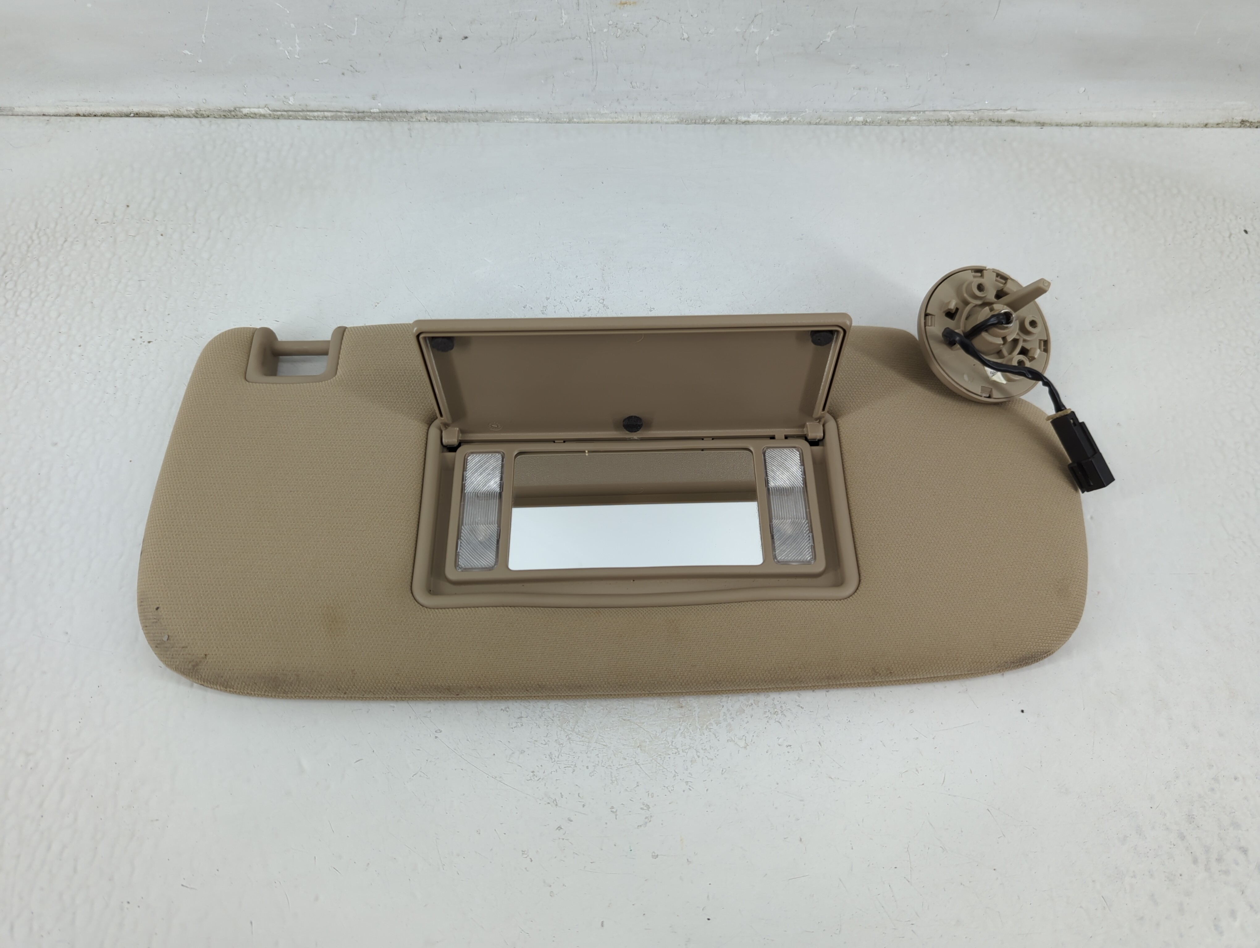 2014-2022 Jeep Grand Cherokee Passenger Sun Visor Mirror Right Sunvisor 1175765 - Oemusedautoparts1.com