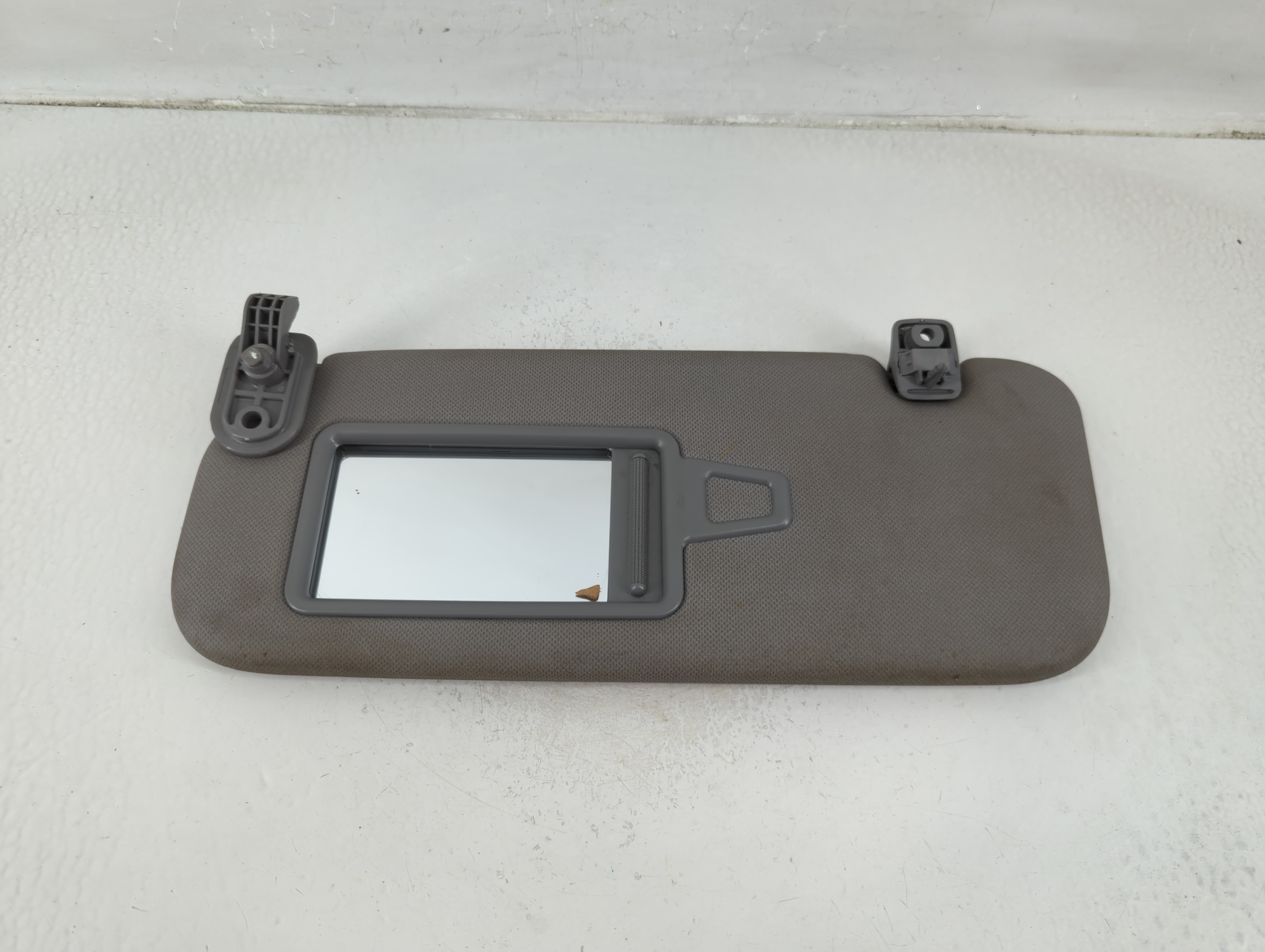 2014-2017 Hyundai Accent Driver Sun Visor Mirror Left Sunvisor Dark Gray 1175776 - Oemusedautoparts1.com