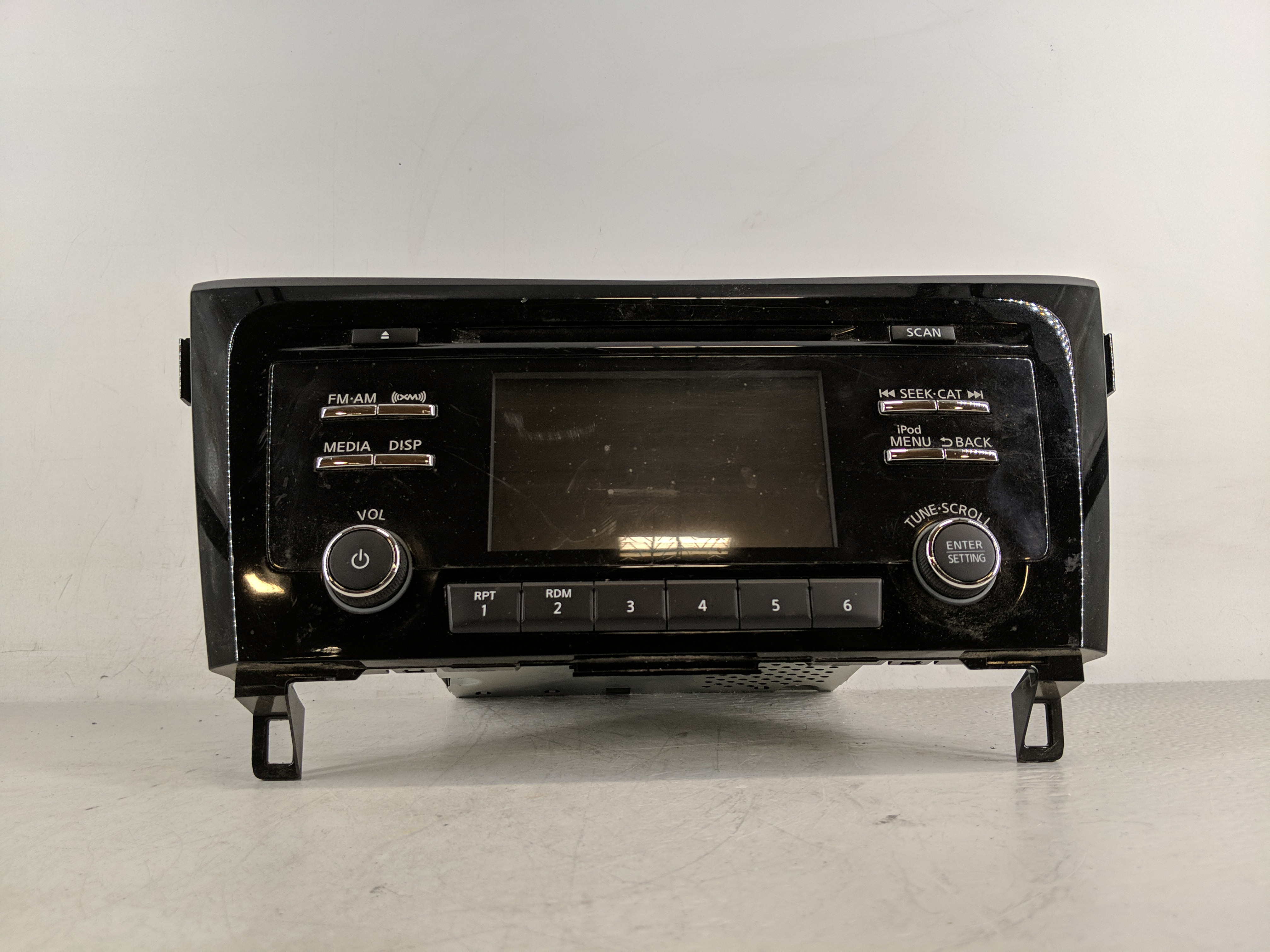 Picture of 2017-2018 Nissan Rogue Sport Am Fm Cd Player Radio Receiver 1175871