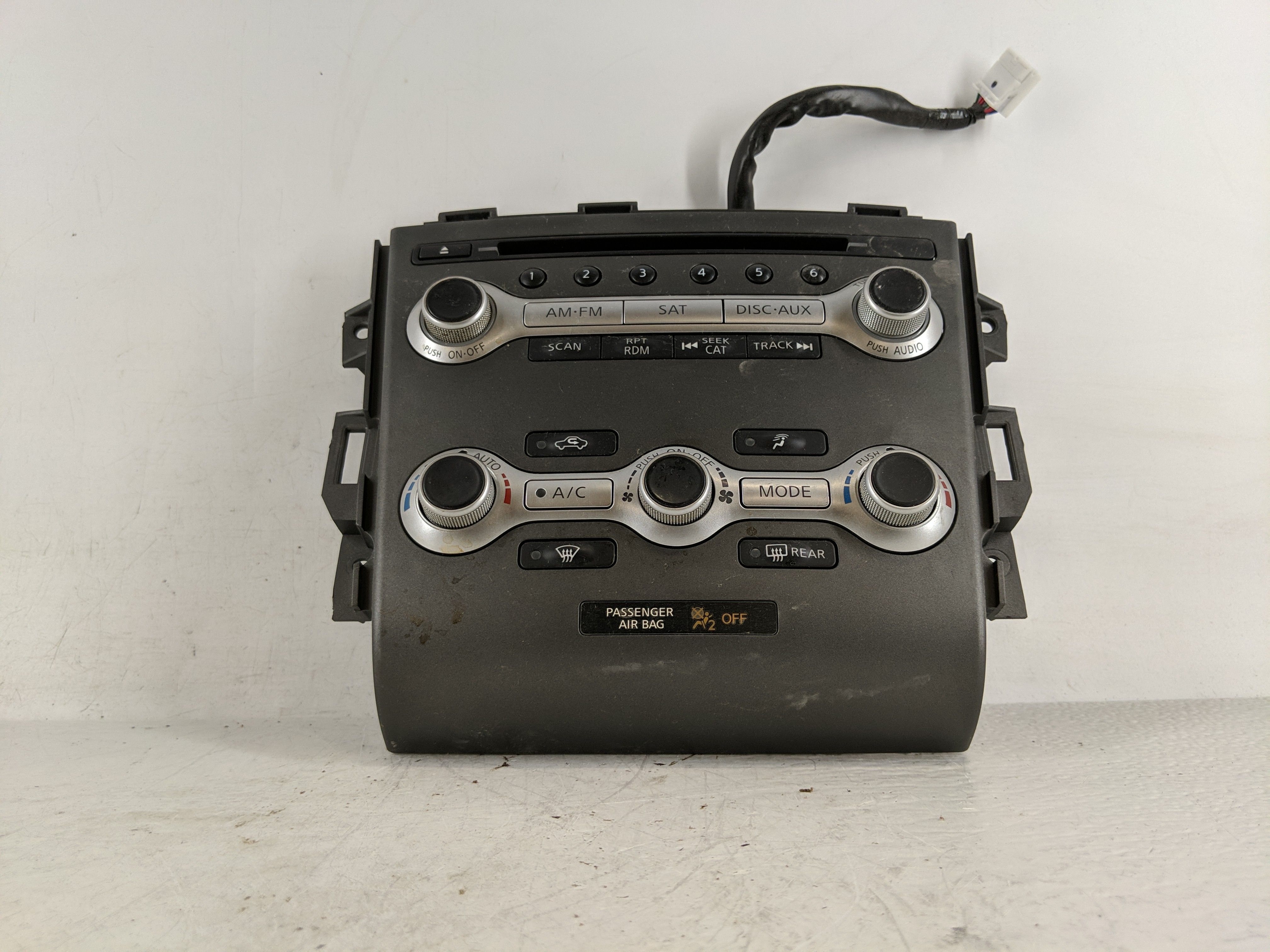 Picture of 2011-2014 Nissan Murano Am Fm Cd Player Radio Receiver 1175875