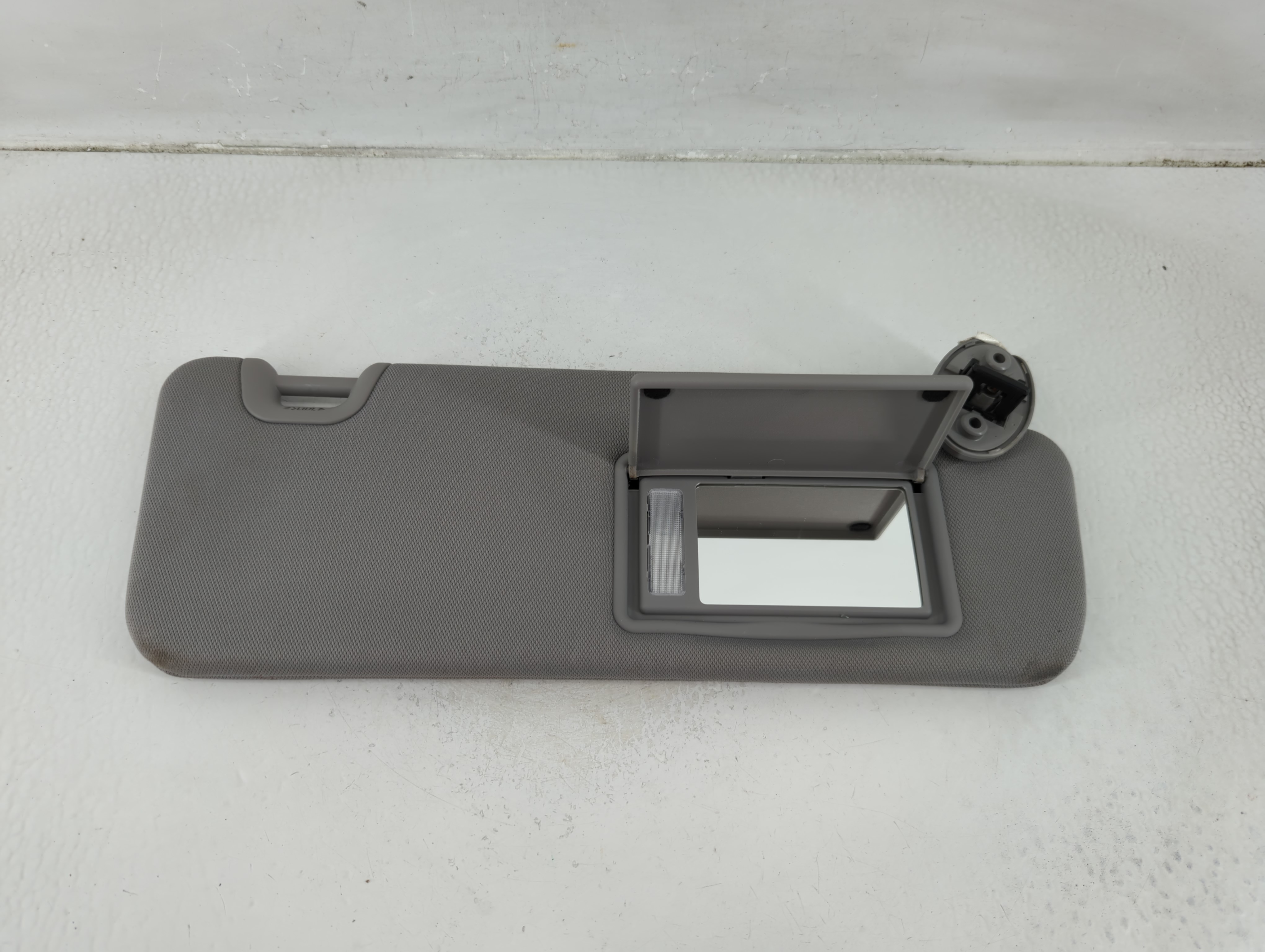 2014-2019 Toyota Highlander Passenger Sun Visor Mirror Right Sunvisor 1175890 - Oemusedautoparts1.com