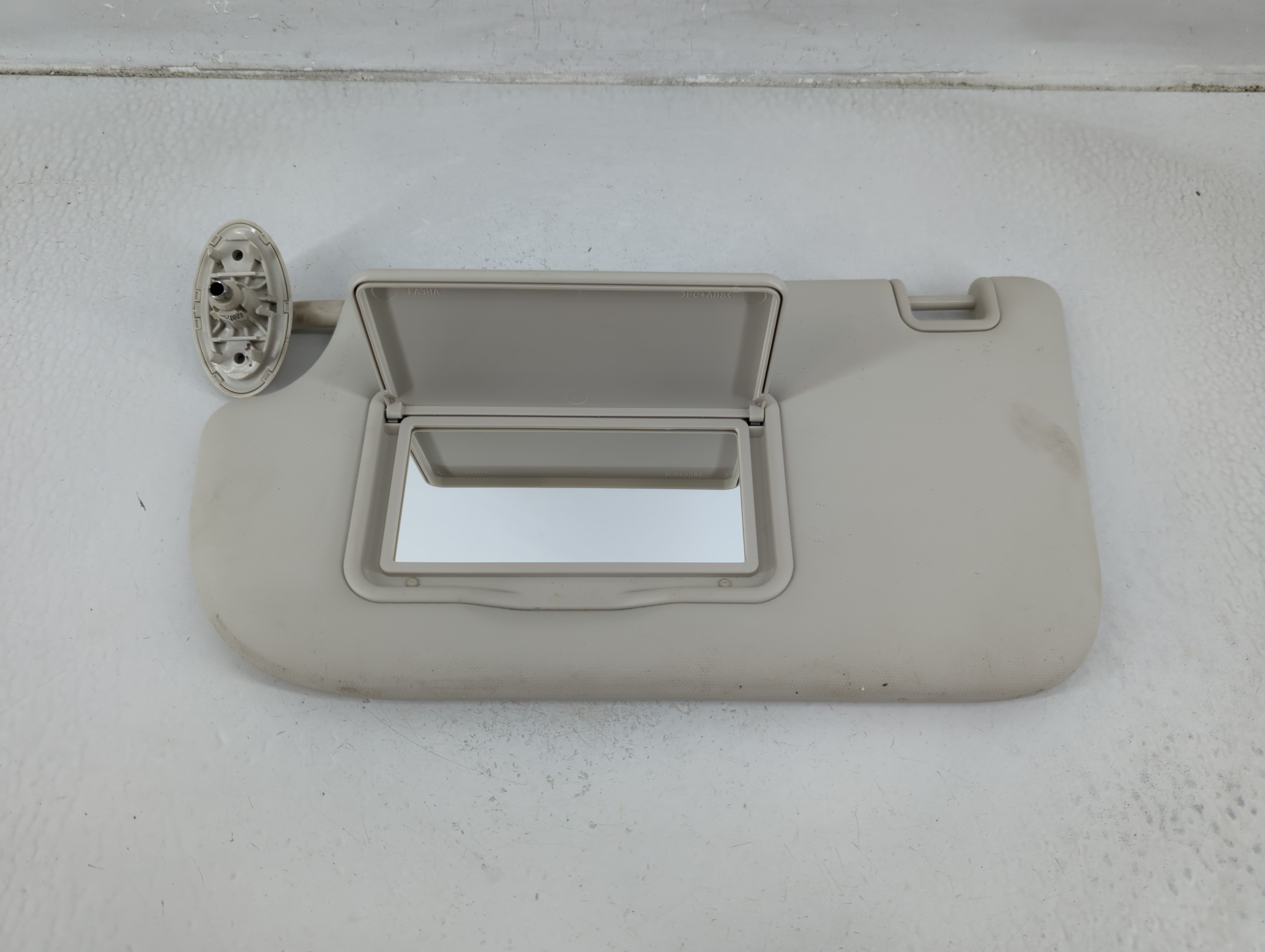 2013-2019 Ford Escape Driver Sun Visor Mirror Left Sunvisor Ivory 1175894 - Oemusedautoparts1.com