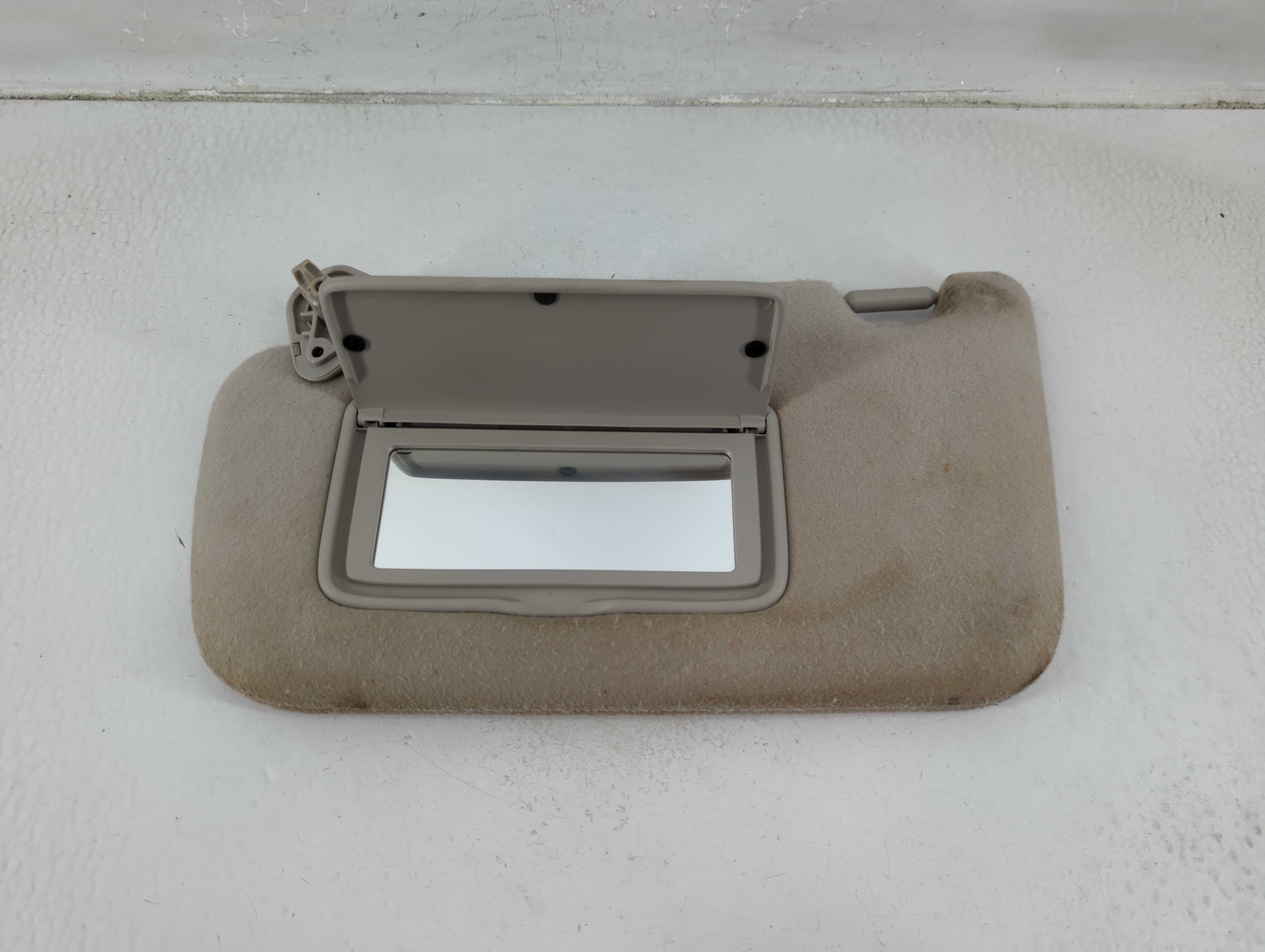 2013-2019 Nissan Sentra Driver Sun Visor Mirror Left Sunvisor Grey 1175898 - Oemusedautoparts1.com
