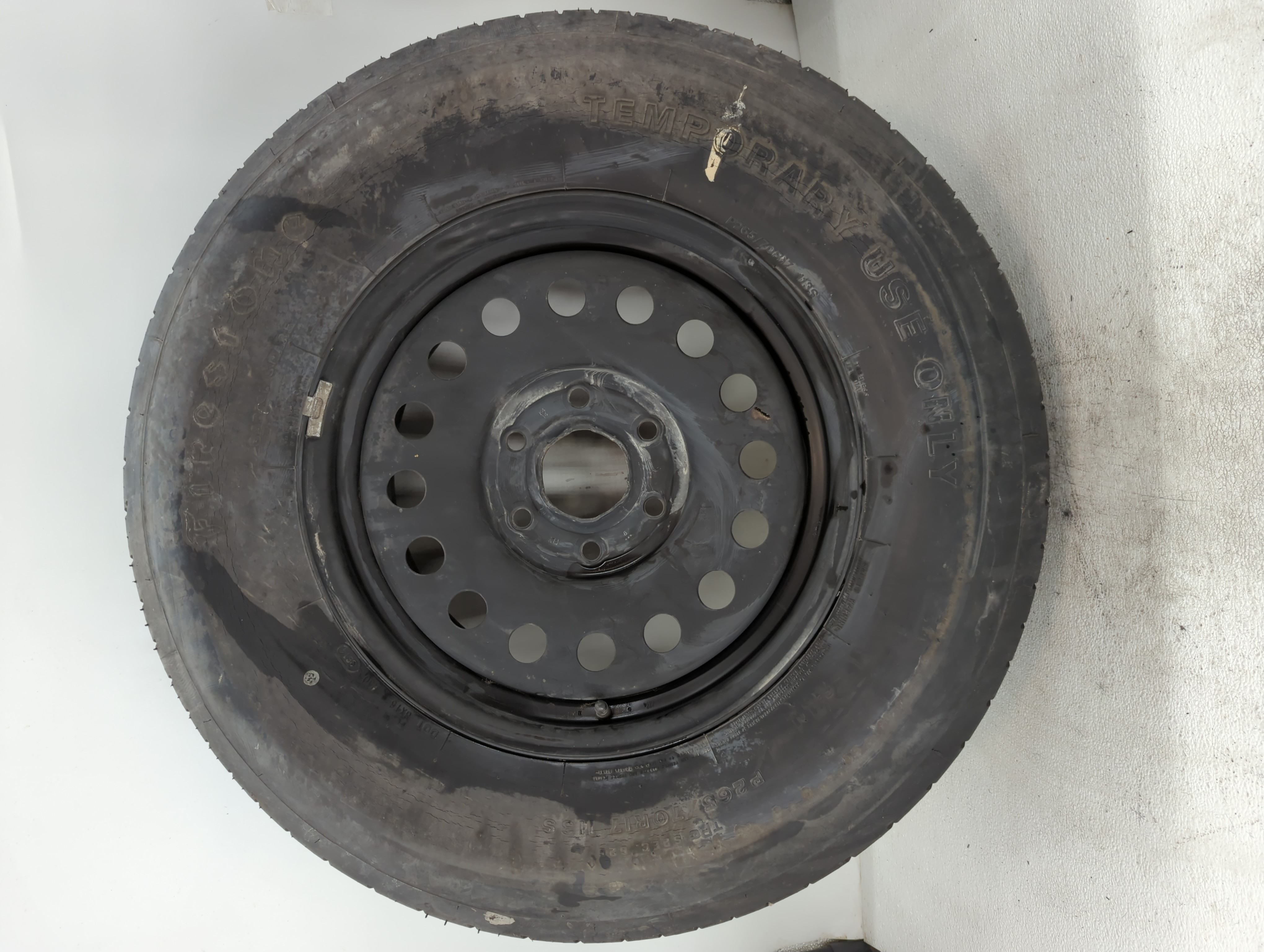 2007-2020 Gmc Yukon Spare Donut Tire Wheel Rim Oem 1175923 - Oemusedautoparts1.com