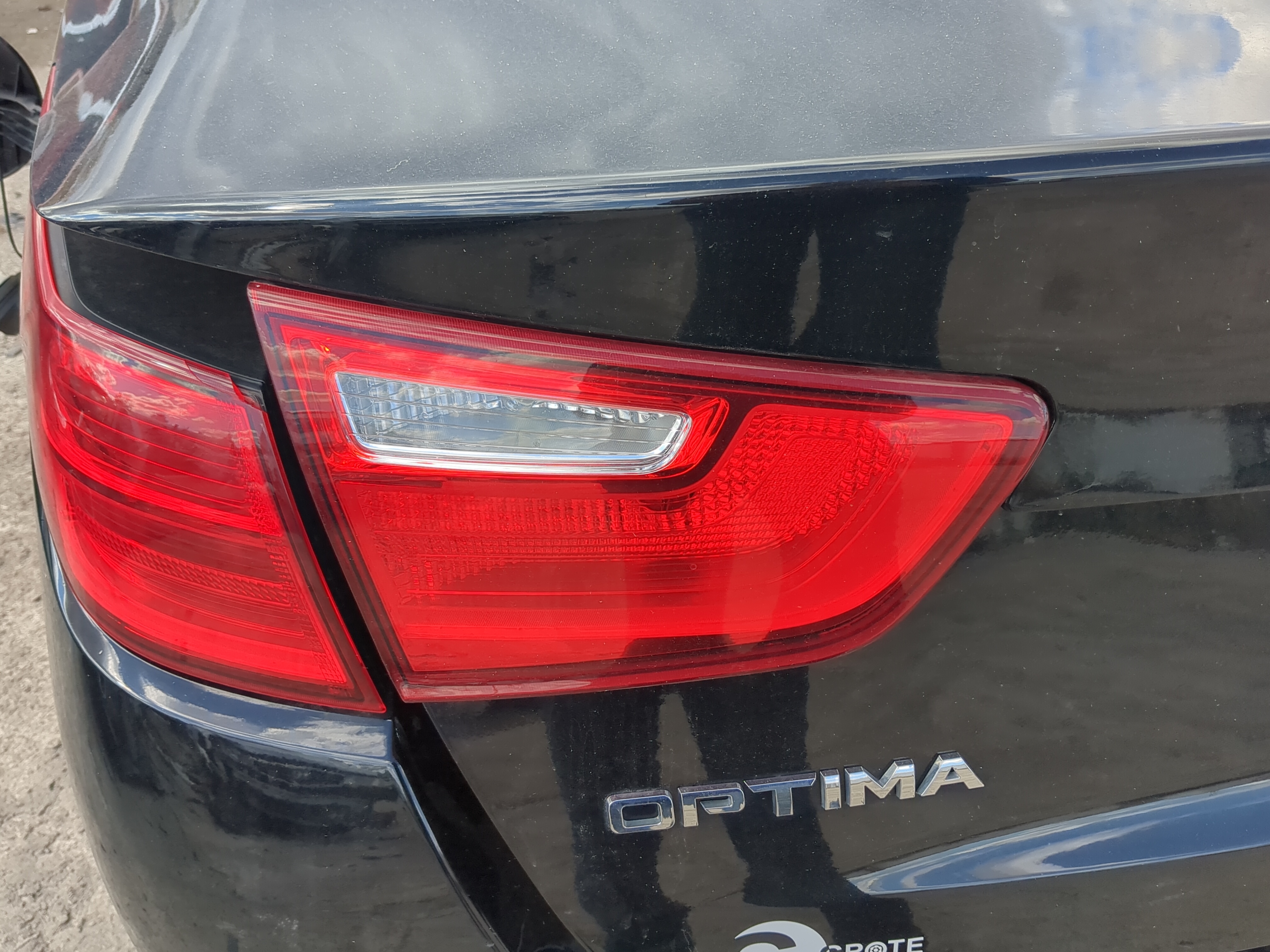 Picture of 2014 Kia Optima Driver Left Side Tail Light Taillight Deck Lid Mounted 1176166