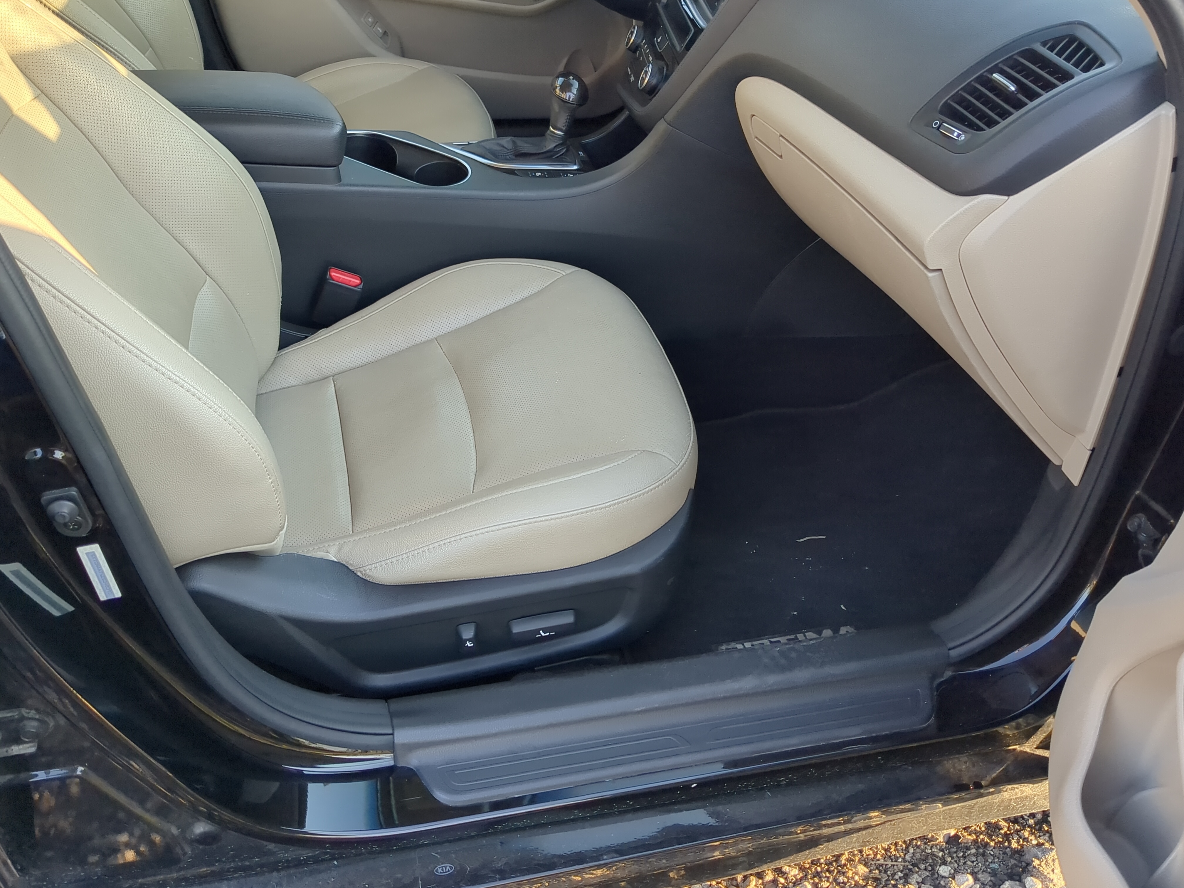 Picture of 2014-2015 Kia Optima Passenger Front Seat Oem 1176190