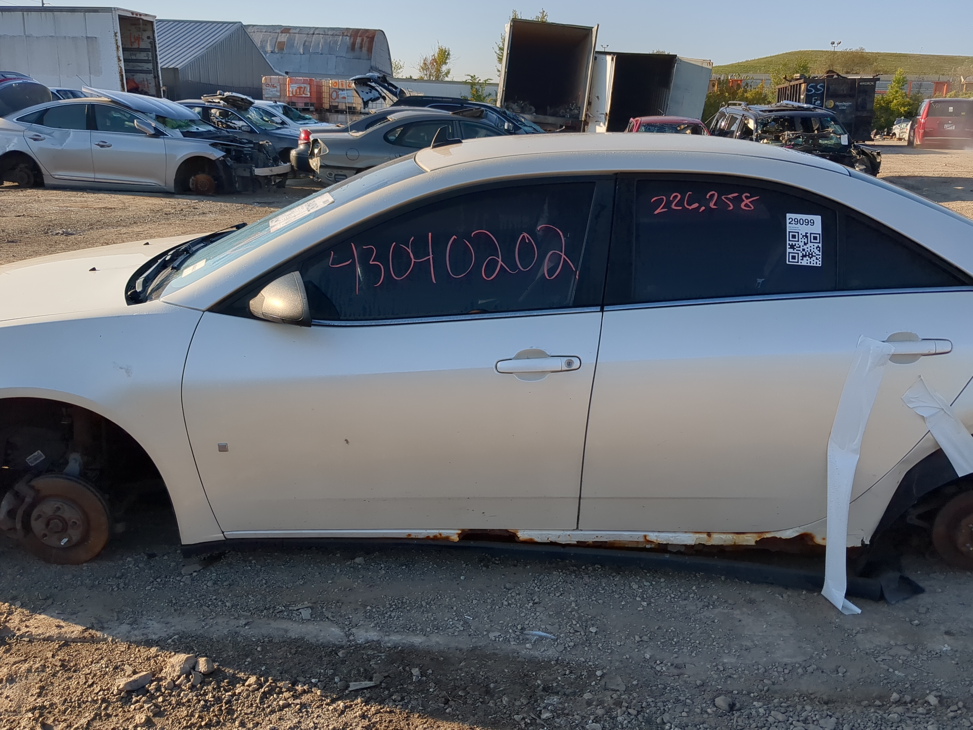 2005-2010 Pontiac G6 Driver Front Door Oem 1176322 - Oemusedautoparts1.com