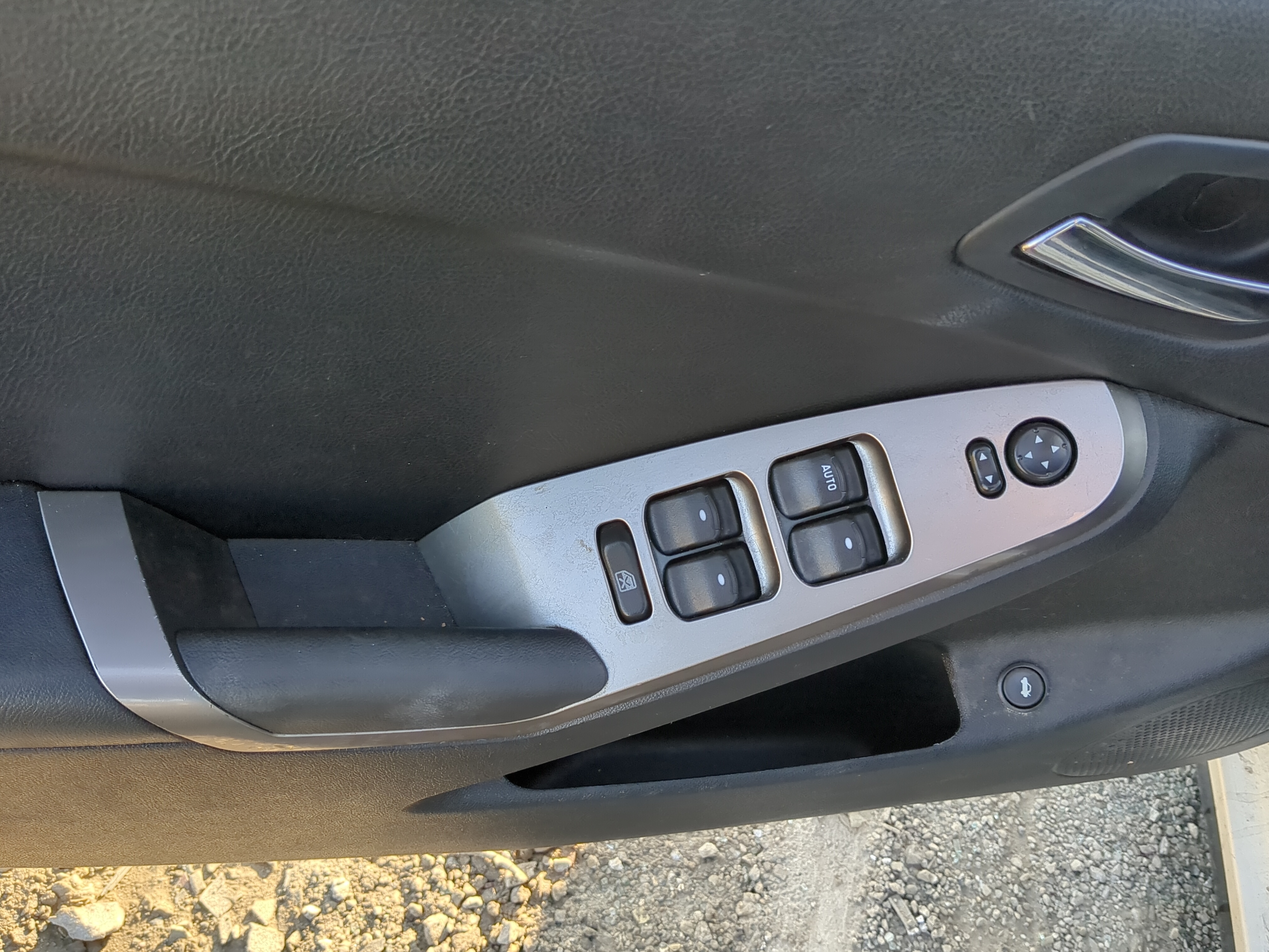 Picture of 2005-2010 Pontiac G6 Driver Left Door Master Power Window Switch 1176328