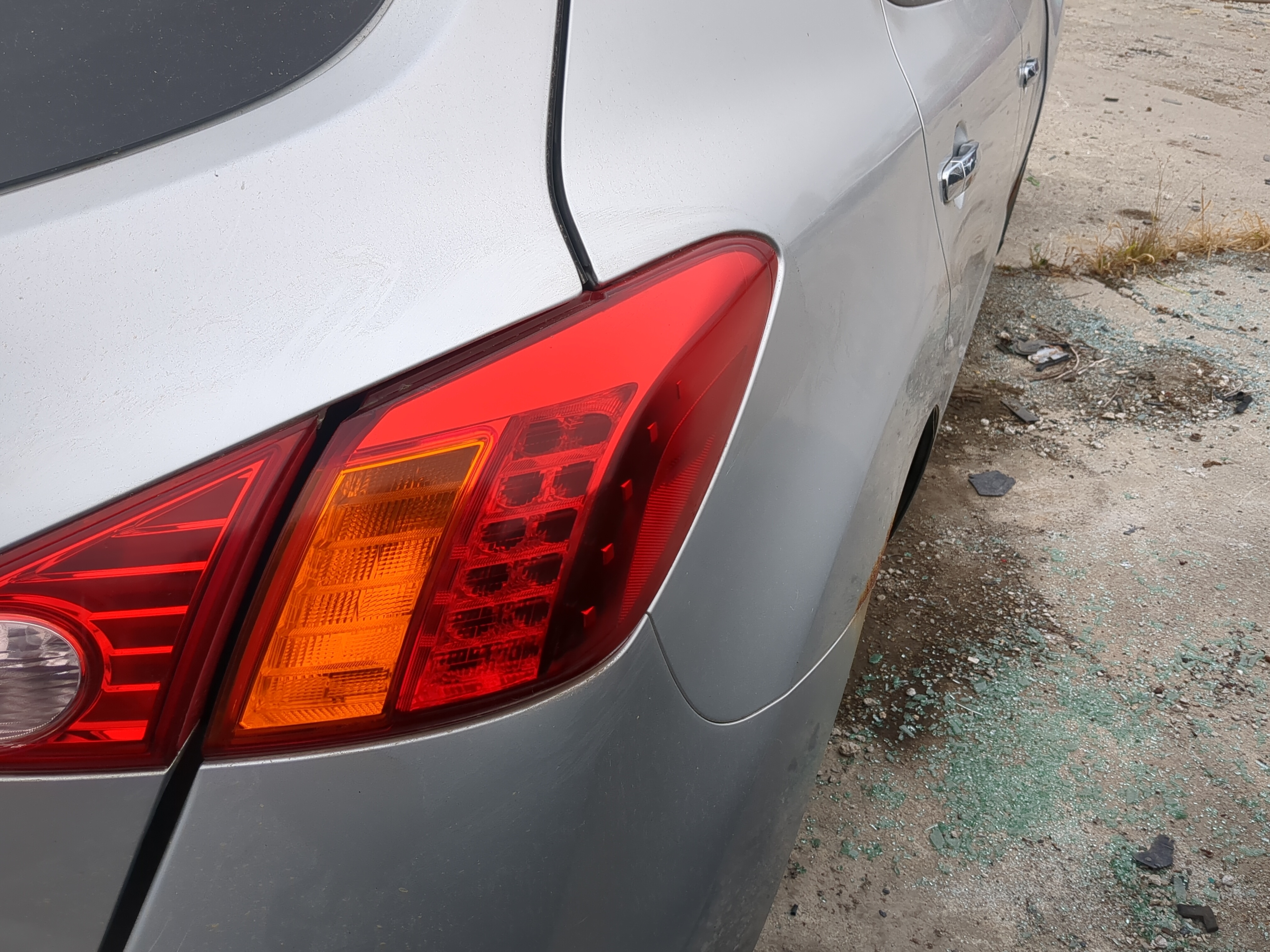 Picture of 2009-2010 Nissan Murano Passenger Right Side Tail Light Taillight Oem 1176606