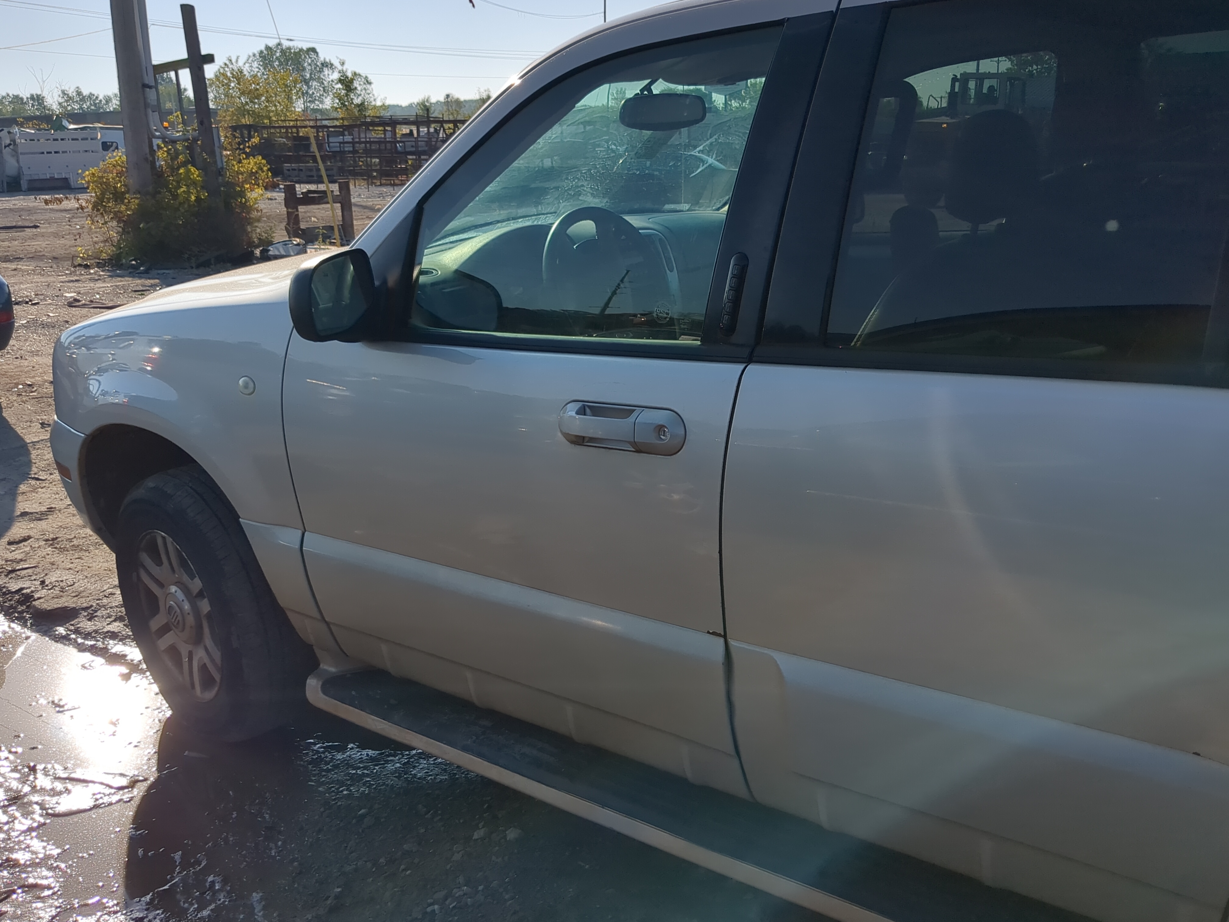 2002-2005 Mercury Mountaineer Driver Front Door Oem 1176861 - Oemusedautoparts1.com