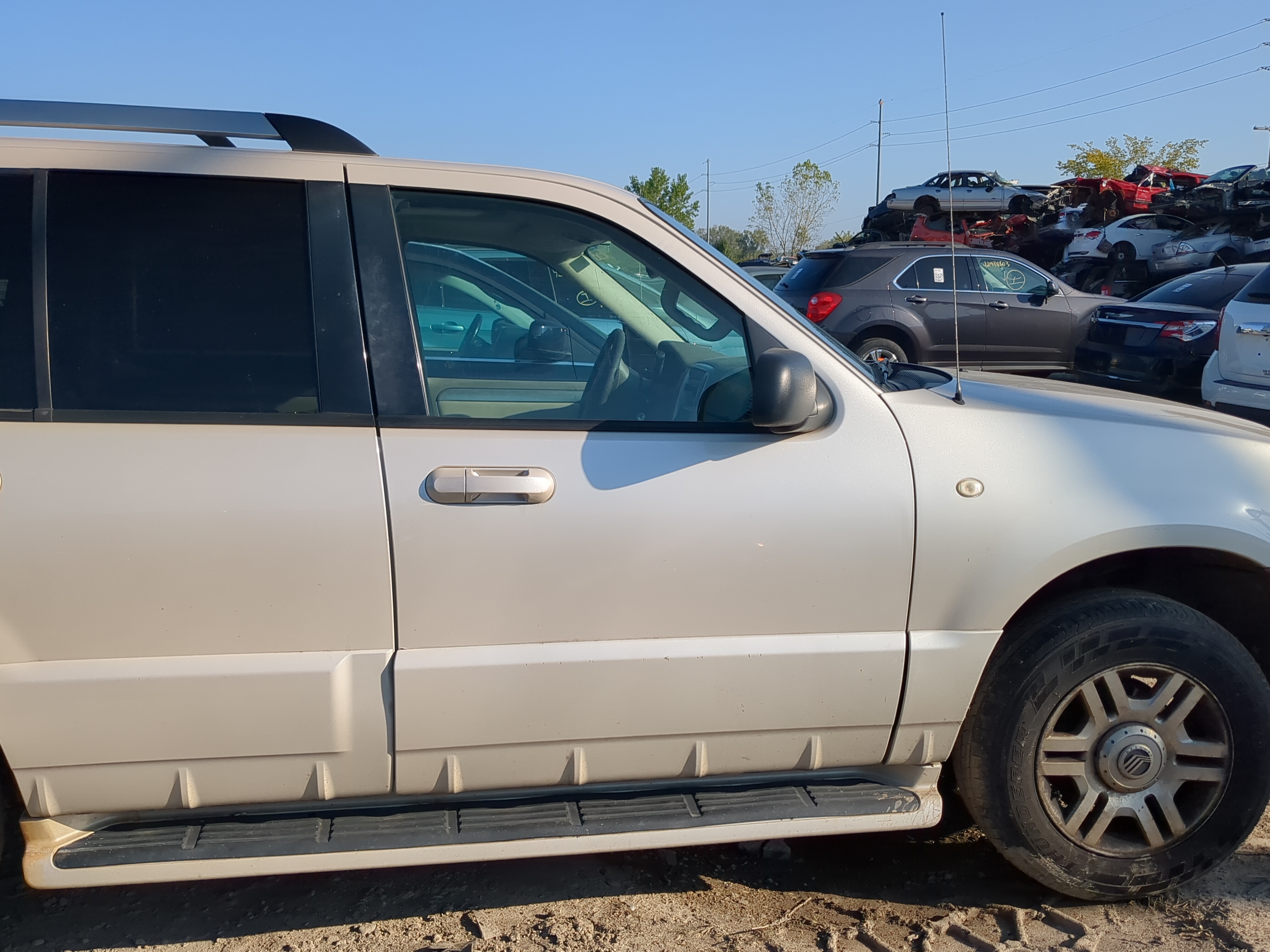 2002-2005 Mercury Mountaineer Passenger Front Door Oem 1177011 - Oemusedautoparts1.com