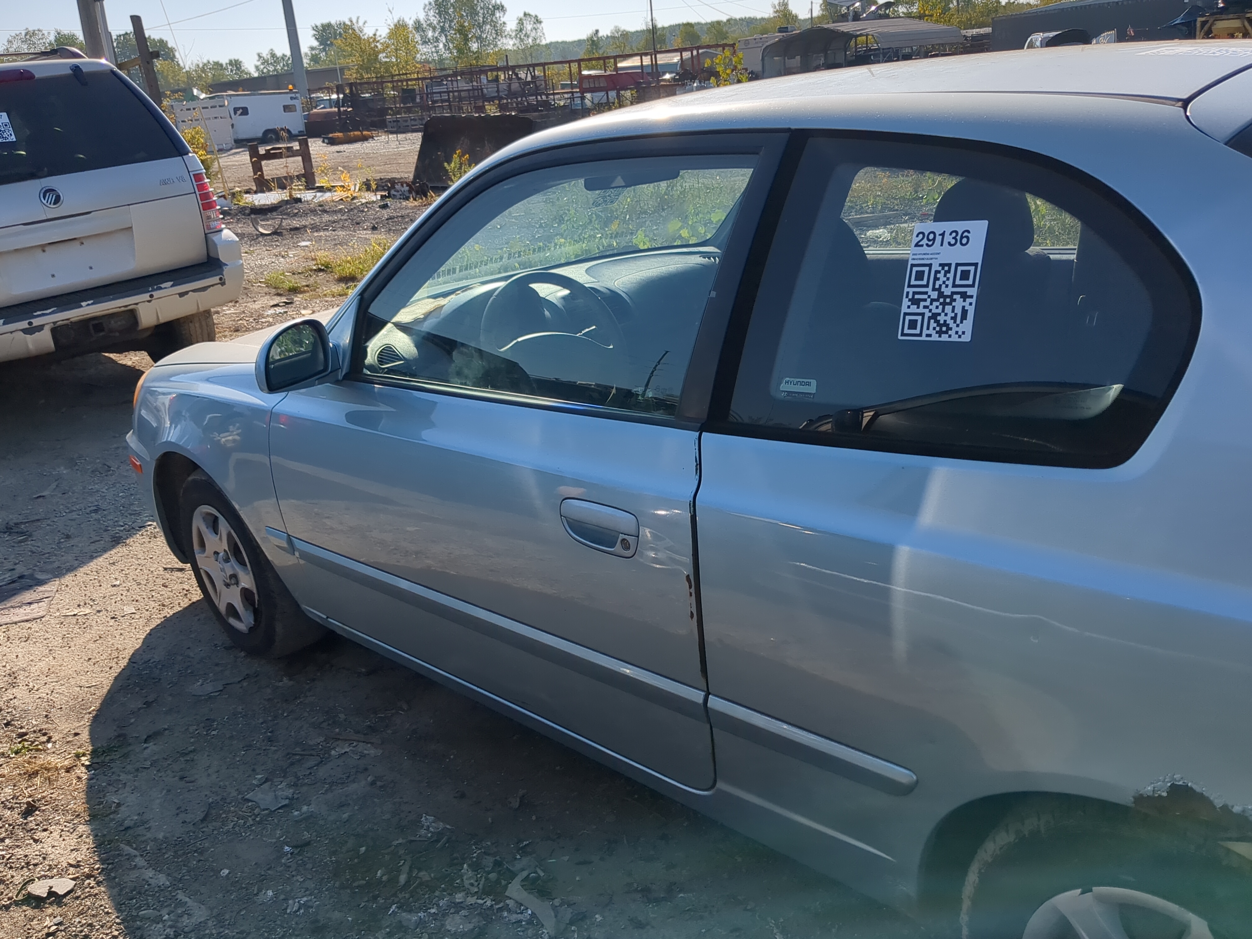 2000-2006 Hyundai Accent Driver Front Door Oem 1177162 - Oemusedautoparts1.com