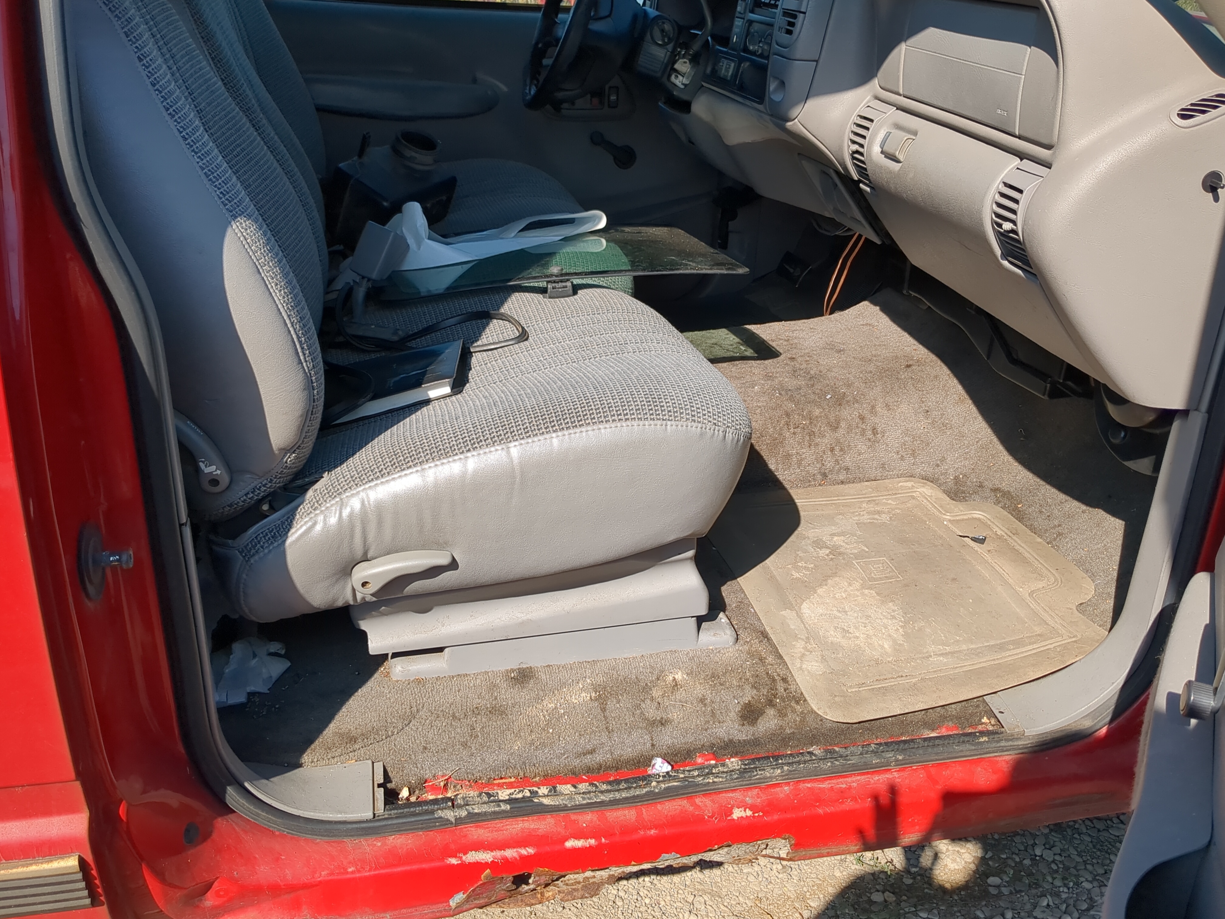 Picture of 1997 Chevrolet K1500 Passenger Front Seat Oem 1177286