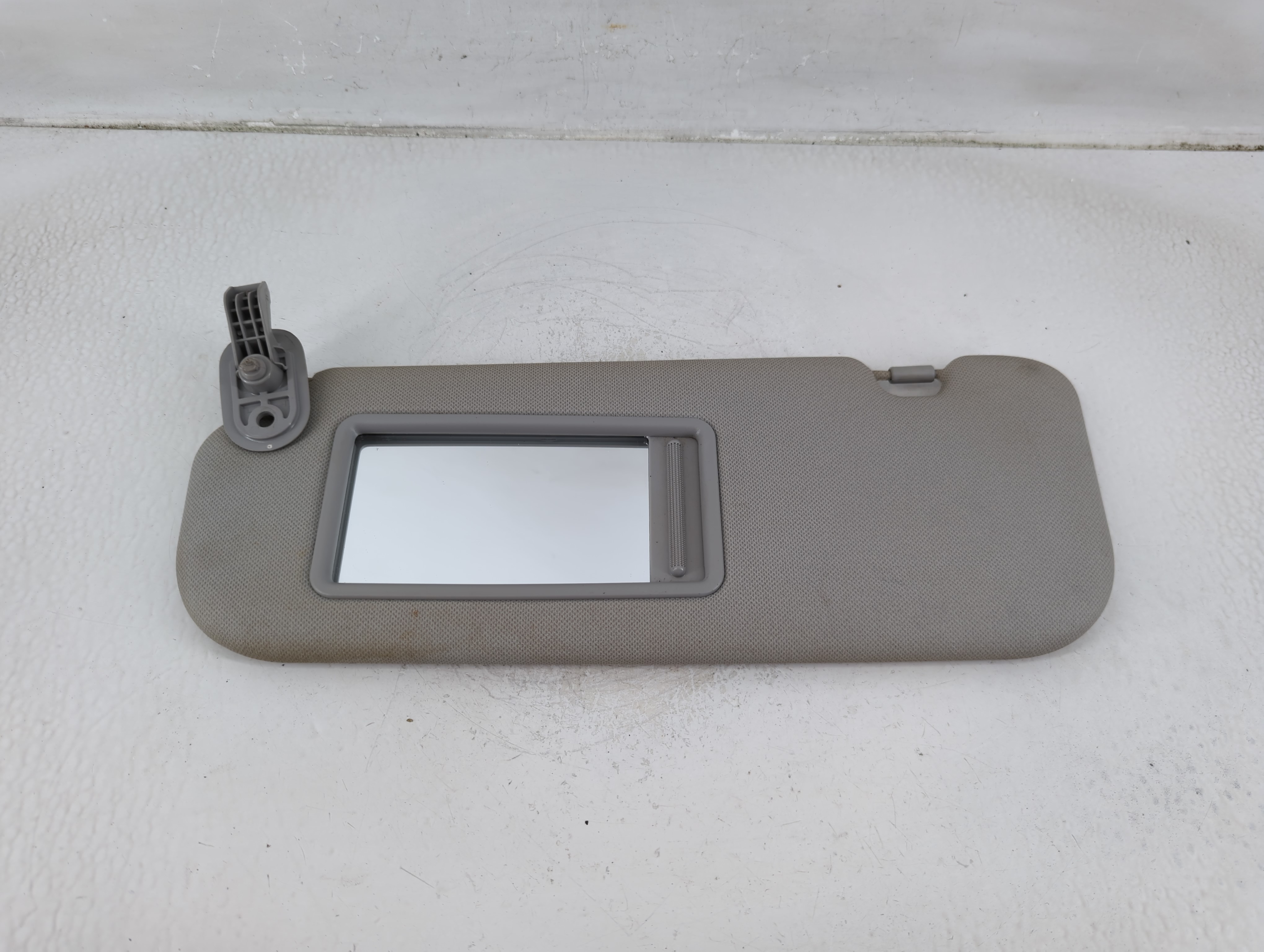 2014-2016 Hyundai Elantra Driver Sun Visor Mirror Left Sunvisor Gray 1177370 - Oemusedautoparts1.com