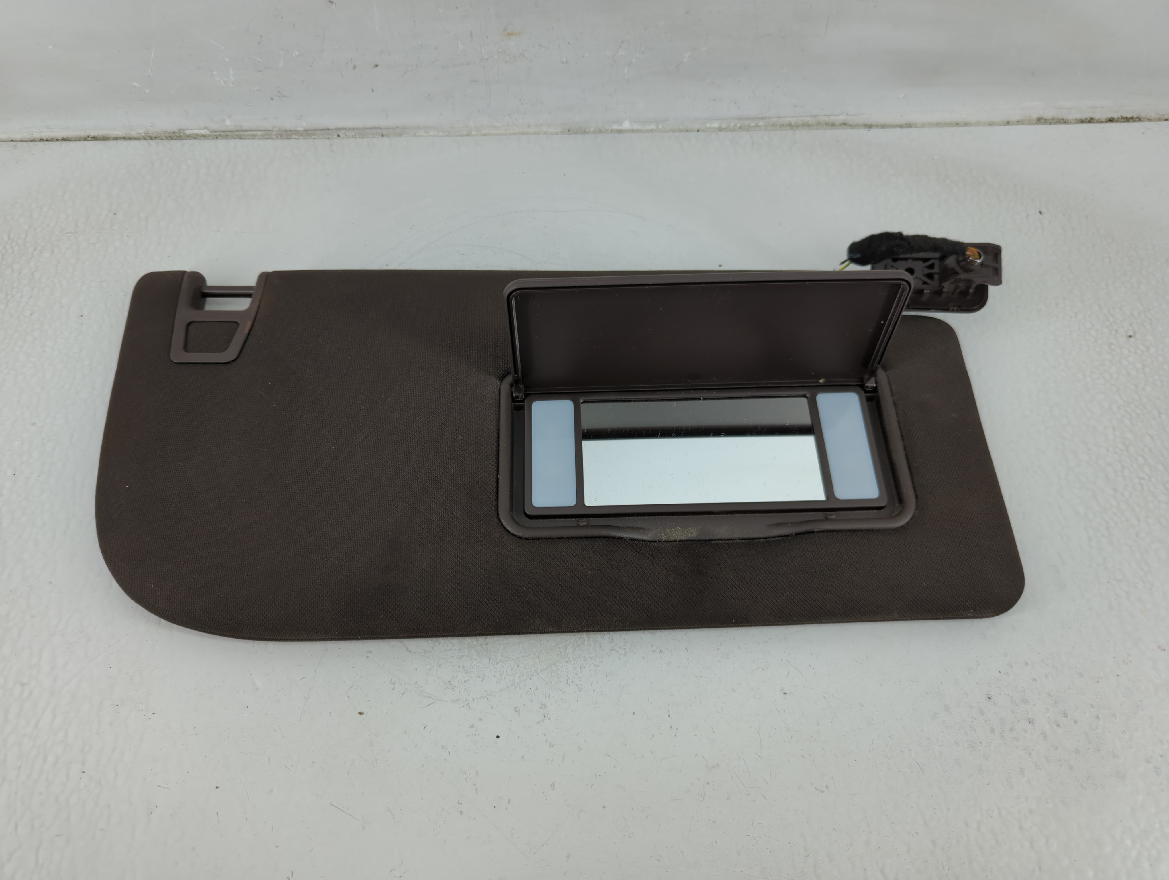 2015-2017 Ford F-150 Passenger Sun Visor Mirror Right Sunvisor Black 1177377 - Oemusedautoparts1.com