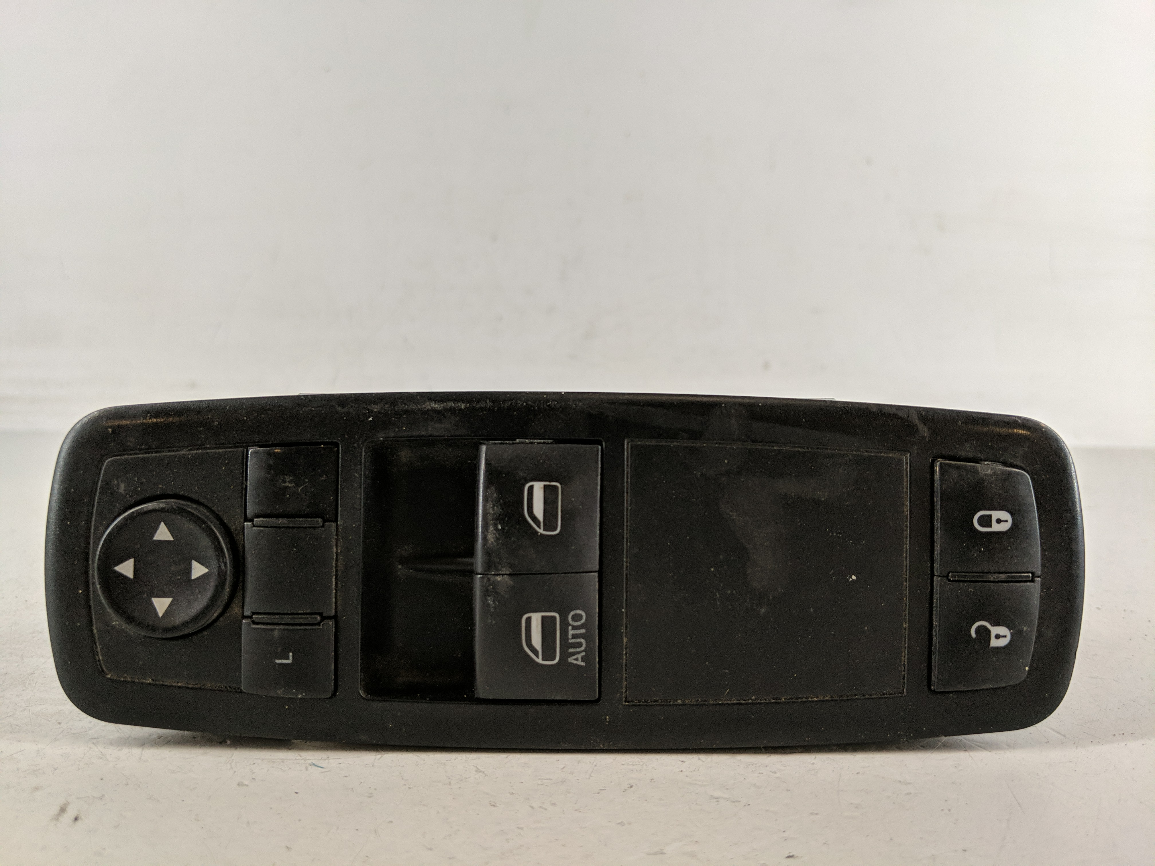 Picture of Dodge Caravan Driver Left Door Master Power Window Switch 1177389