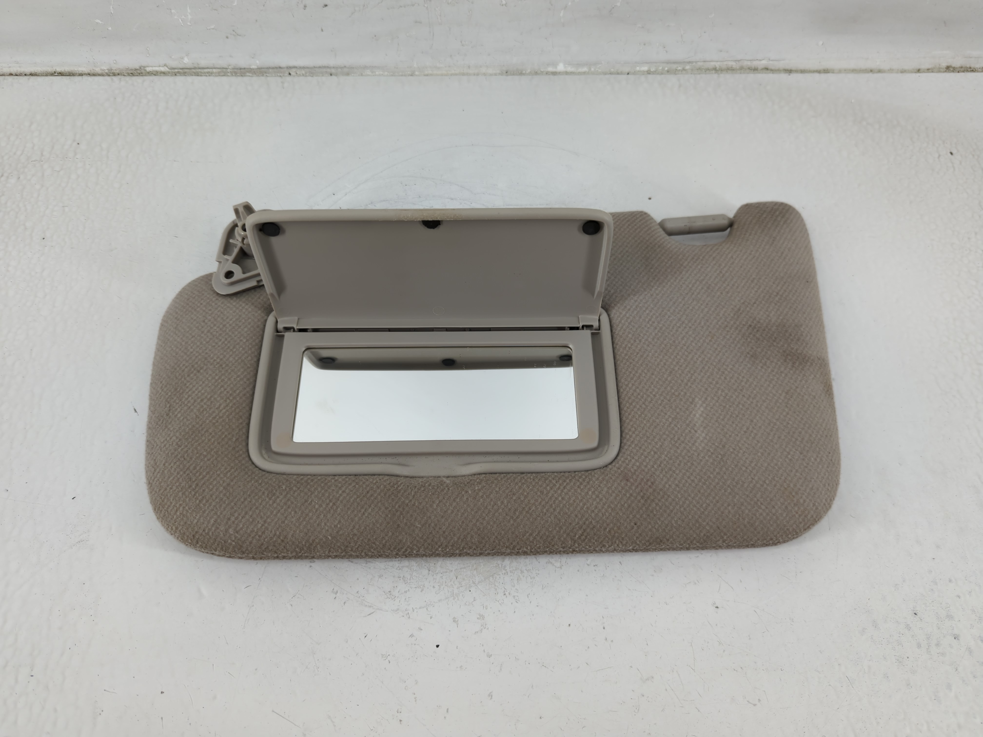 2013-2019 Nissan Sentra Driver Sun Visor Mirror Left Sunvisor Gray 1177395 - Oemusedautoparts1.com