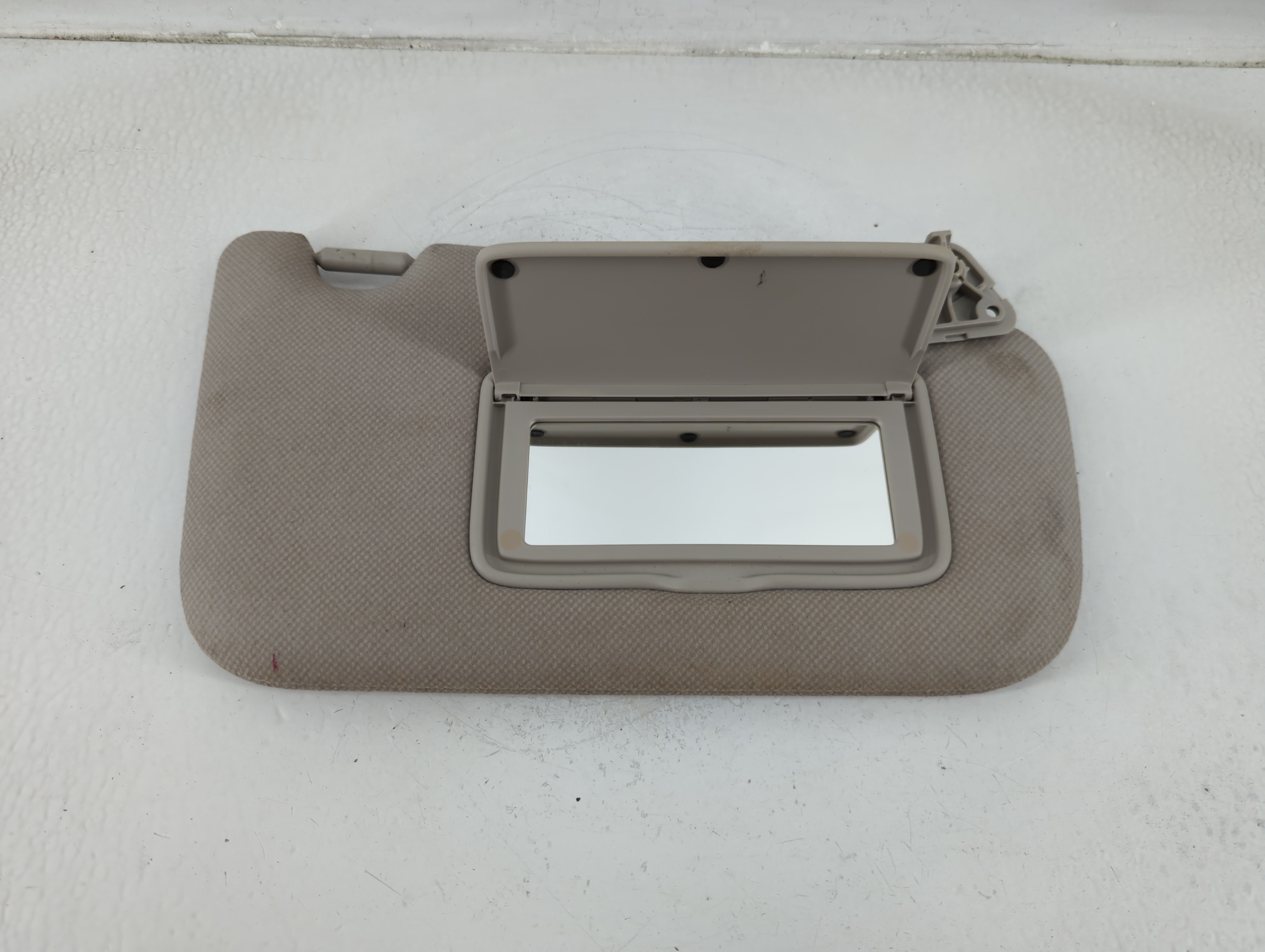 2013-2019 Nissan Sentra Passenger Sun Visor Mirror Right Sunvisor Gray 1177396 - Oemusedautoparts1.com